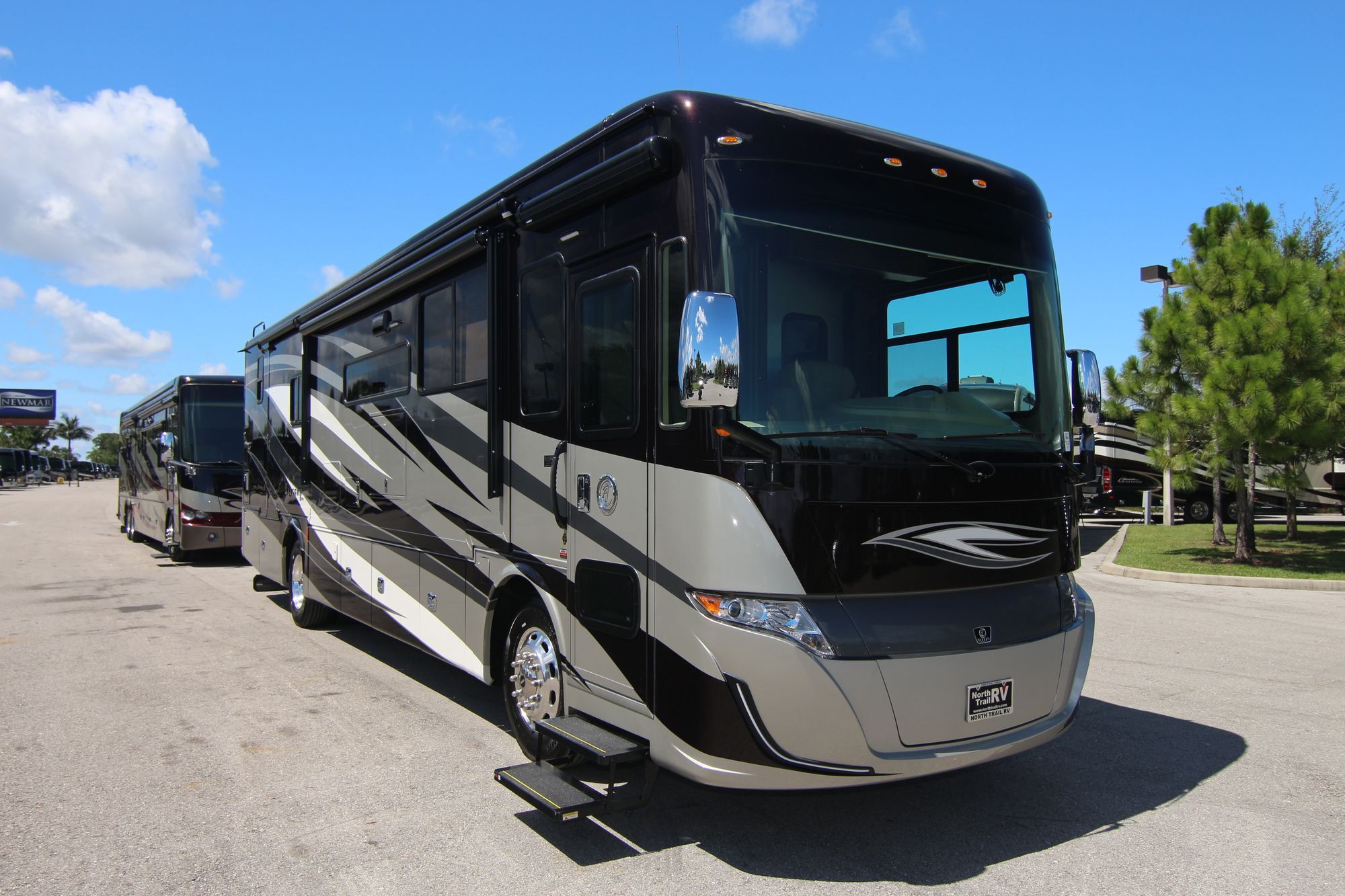 Used 2019 Tiffin Motor Homes Allegro Red 37BA Class A  For Sale