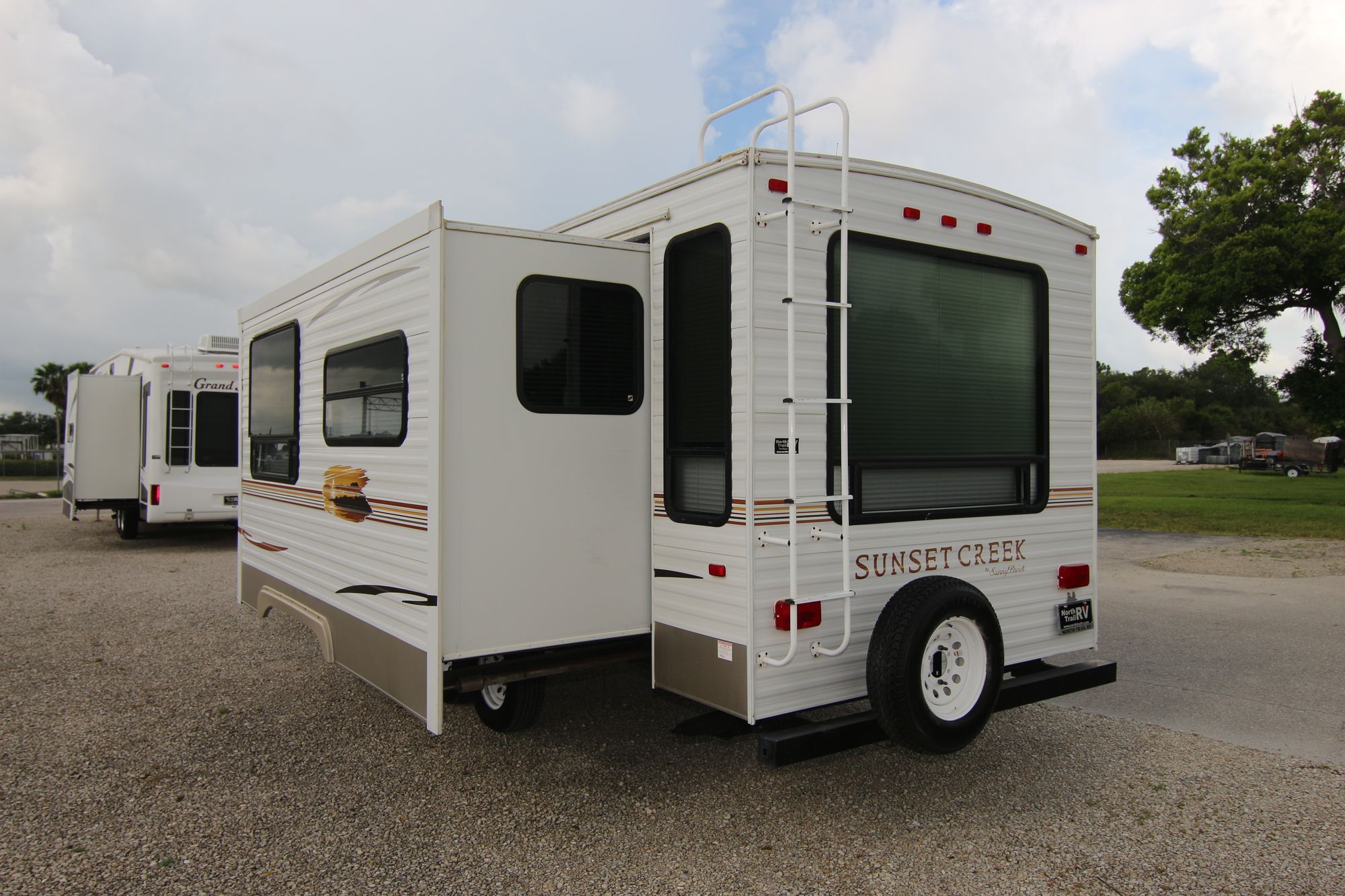 Used 2008 Sunnybrook Sunset Creek 267RL Travel Trailer  For Sale