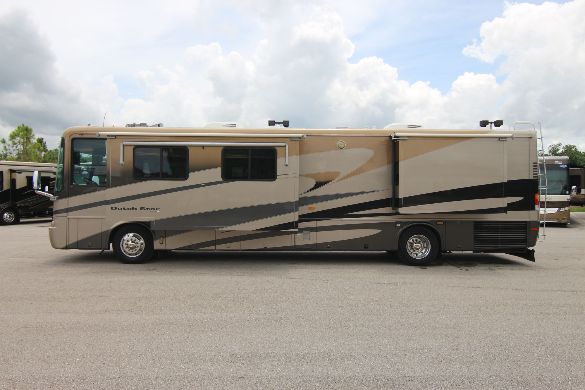 Used 2005 Newmar Dutch Star 4010 Class A  For Sale