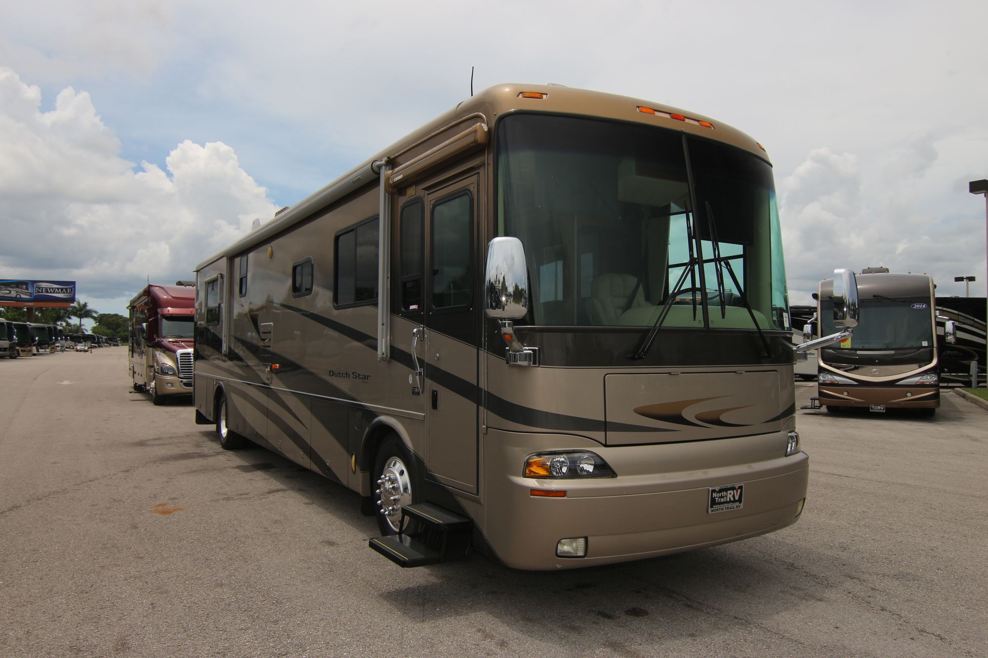 Used 2005 Newmar Dutch Star 4010 Class A  For Sale