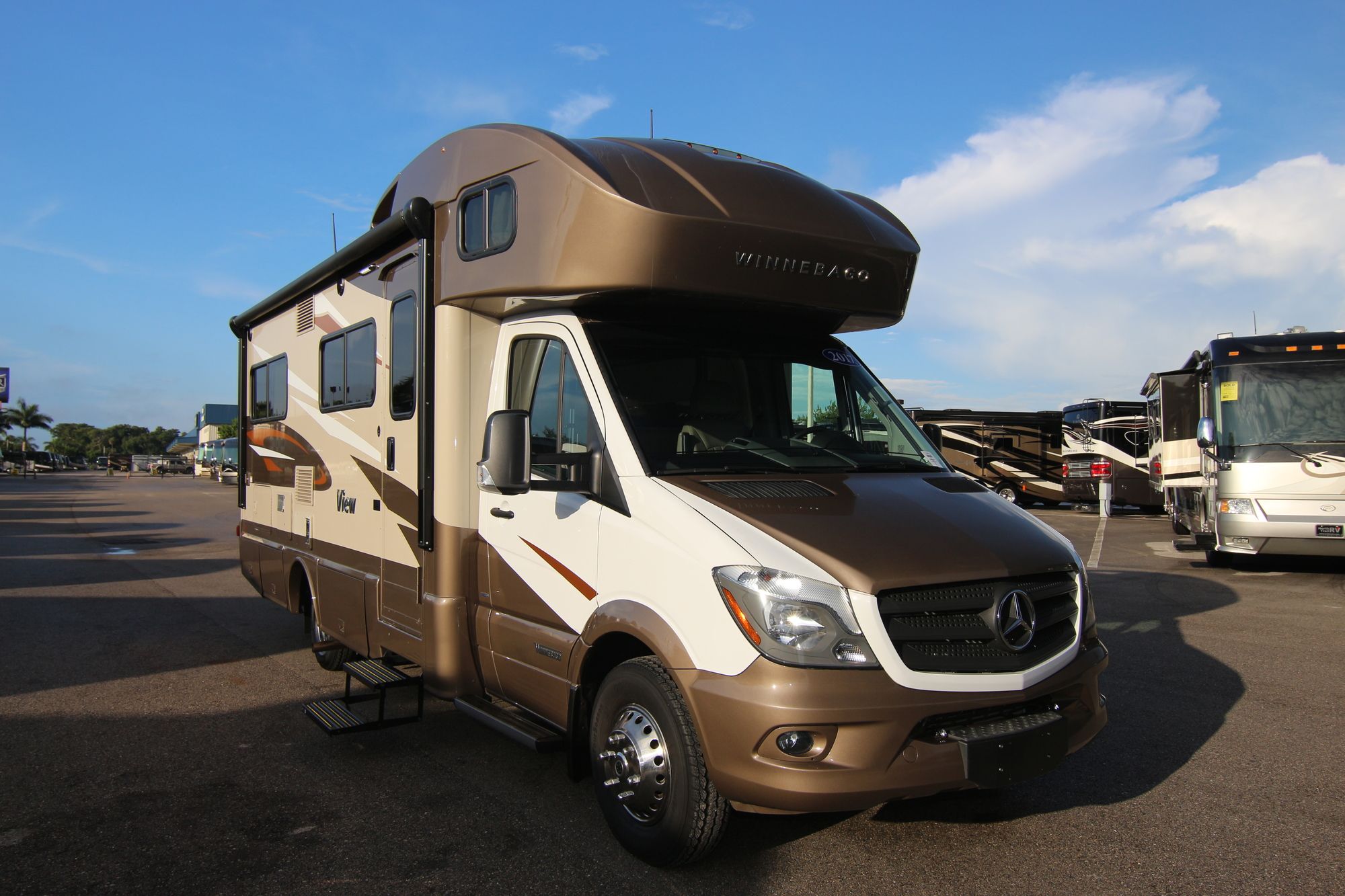 Used 2017 Winnebago View 24J Class C  For Sale