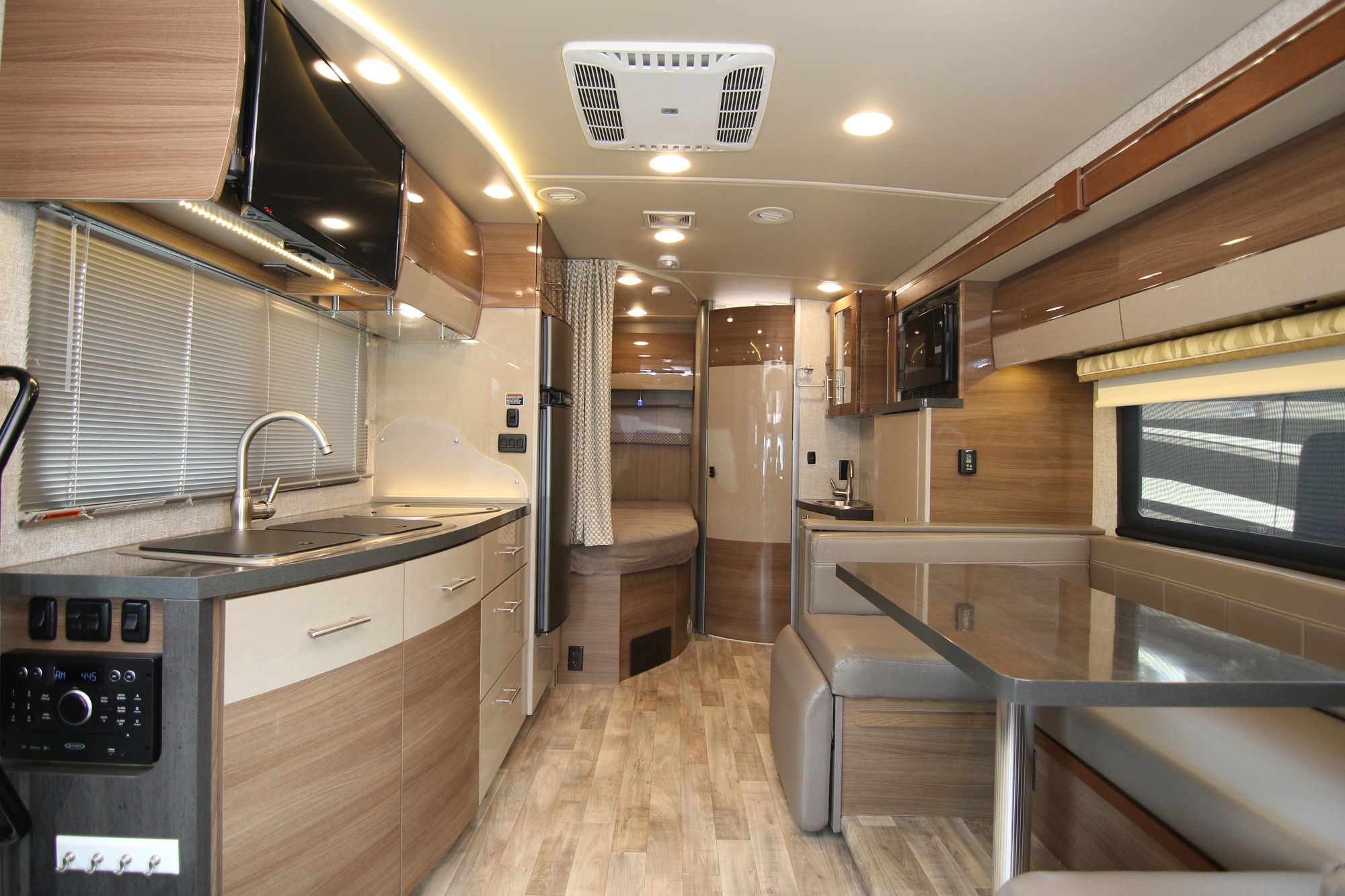 Used 2017 Winnebago View 24J Class C  For Sale