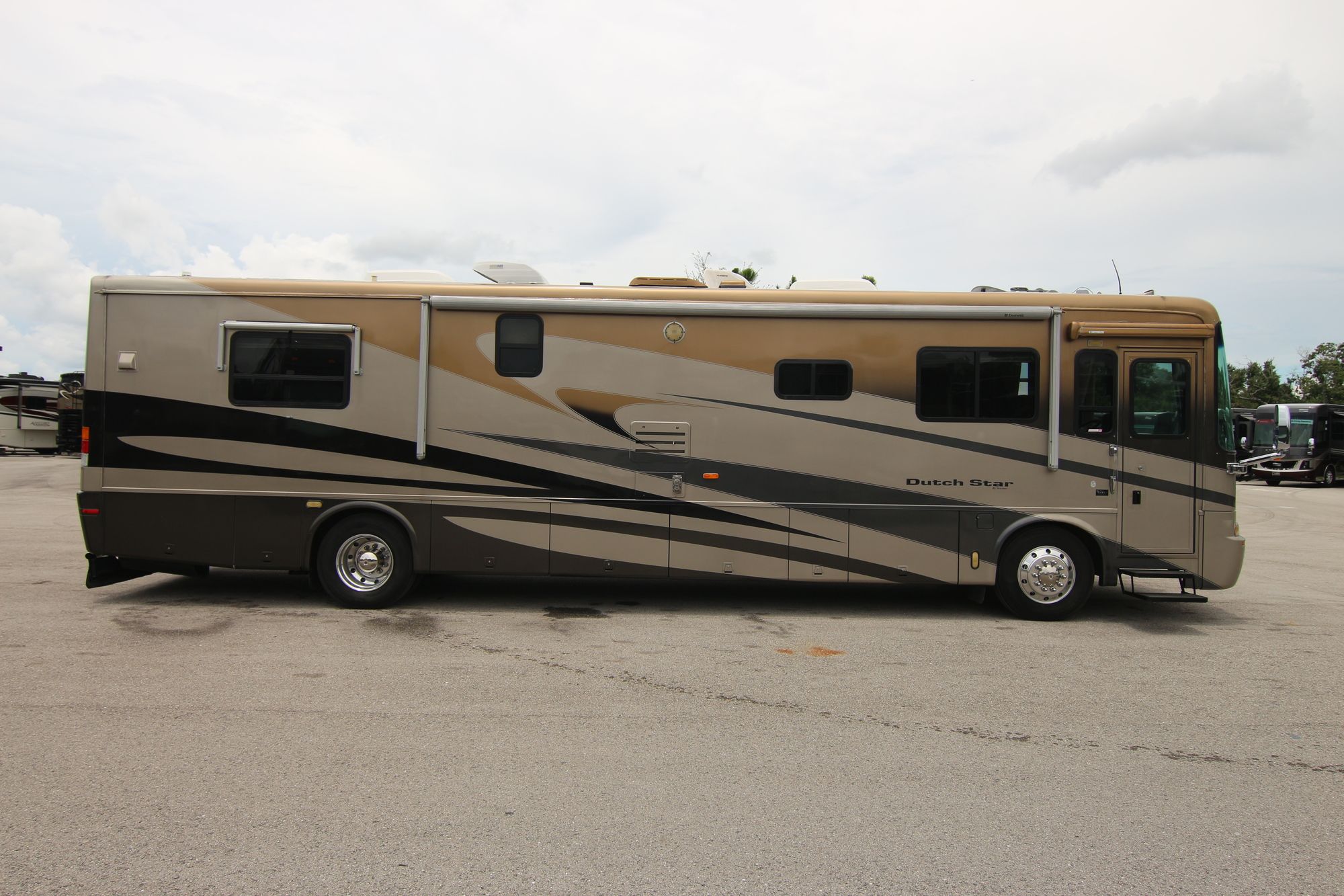 Used 2005 Newmar Dutch Star 4010 Class A  For Sale