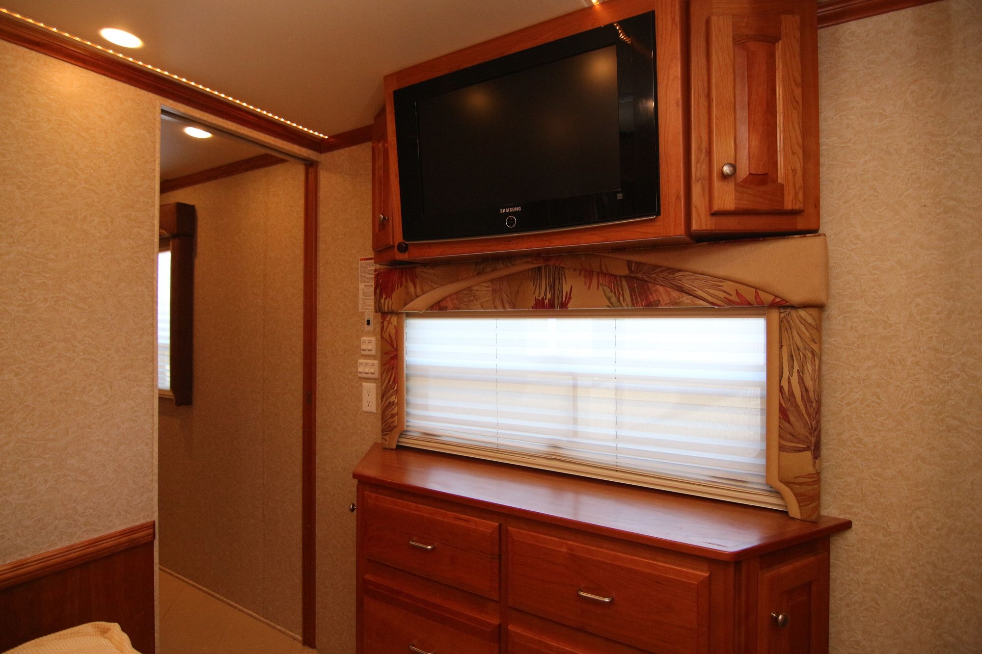 Used 2008 Newmar Dutch Star 4055 Class A  For Sale