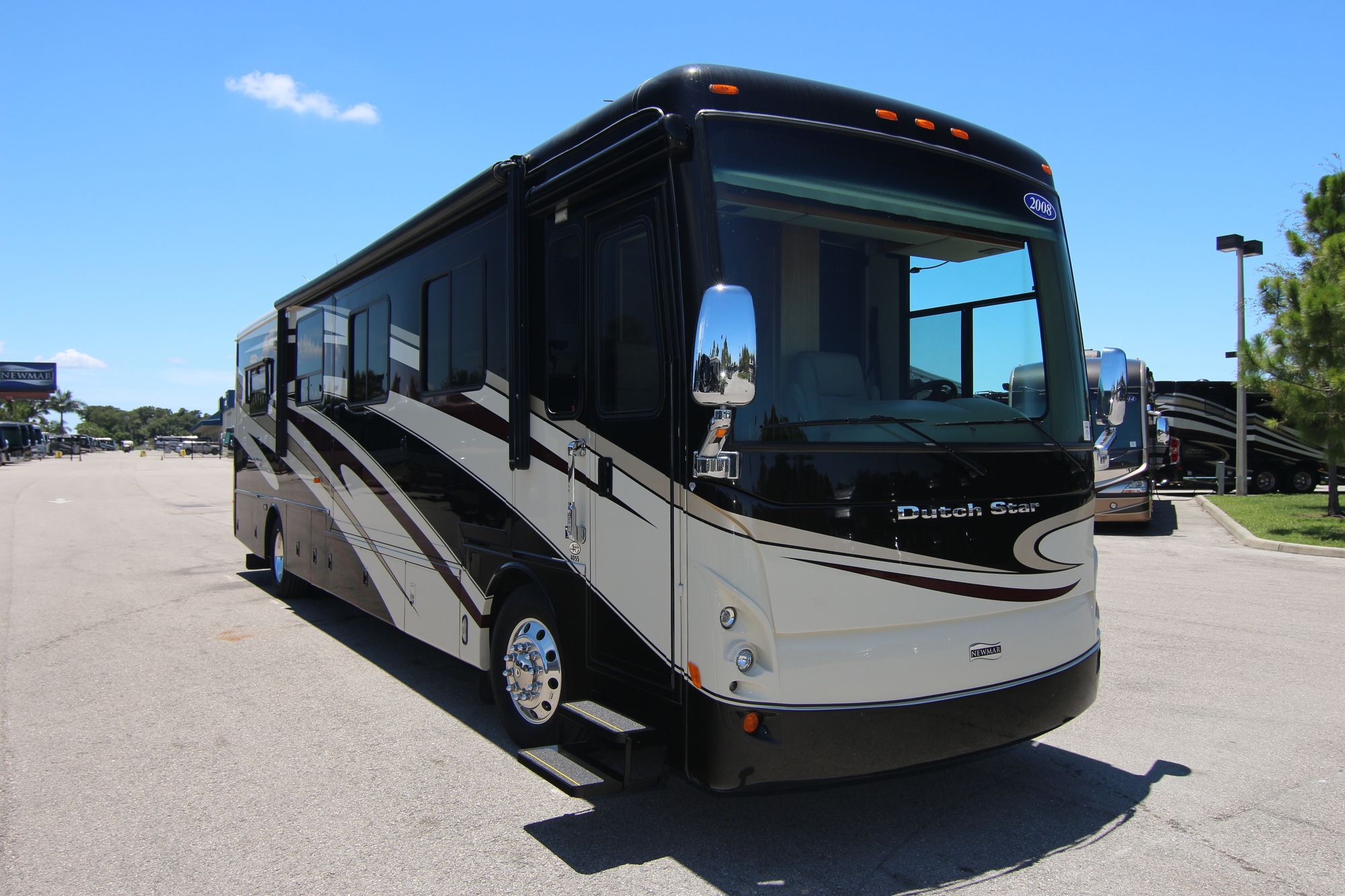 Used 2008 Newmar Dutch Star 4055 Class A  For Sale