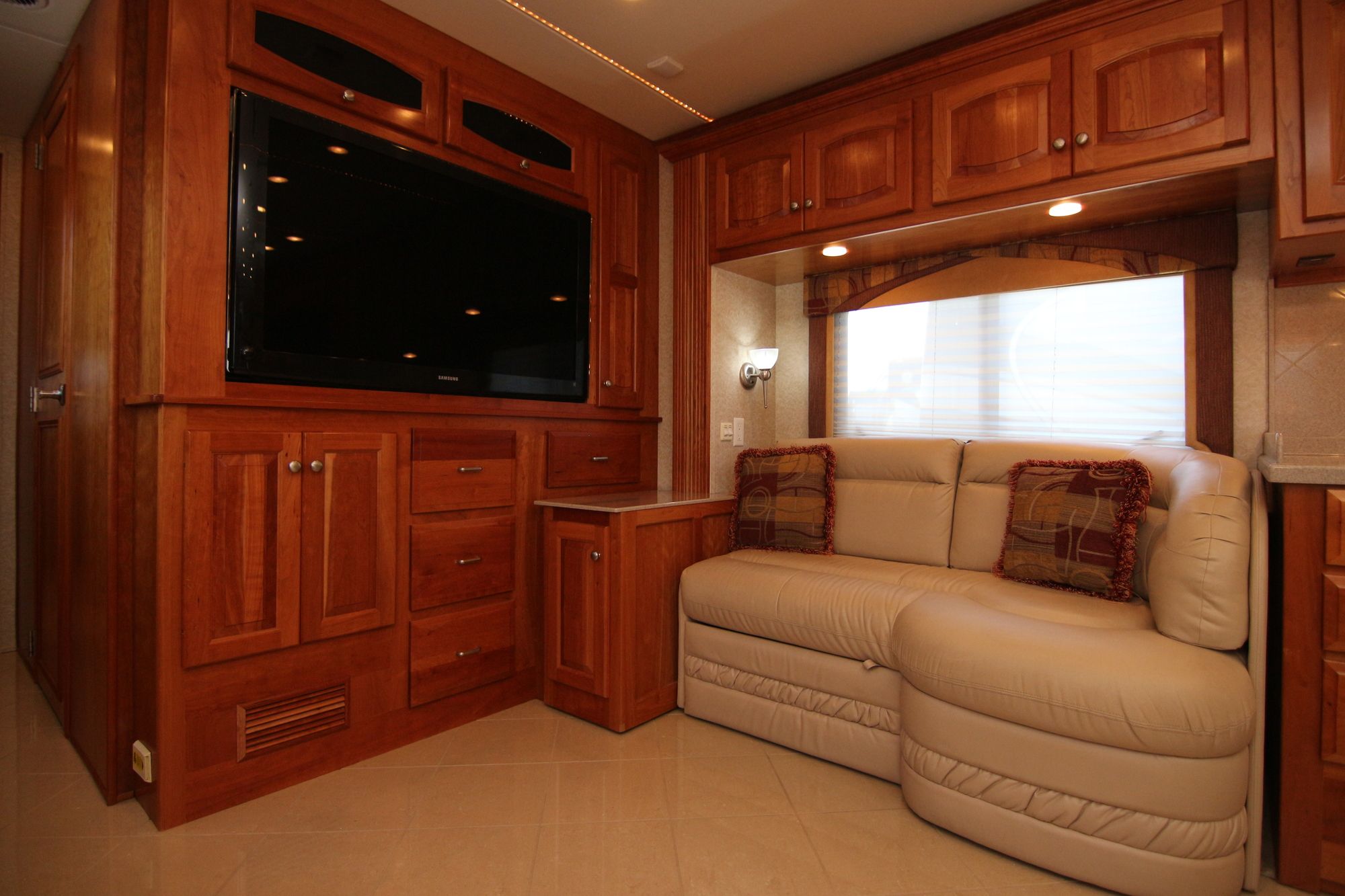 Used 2008 Newmar Dutch Star 4055 Class A  For Sale