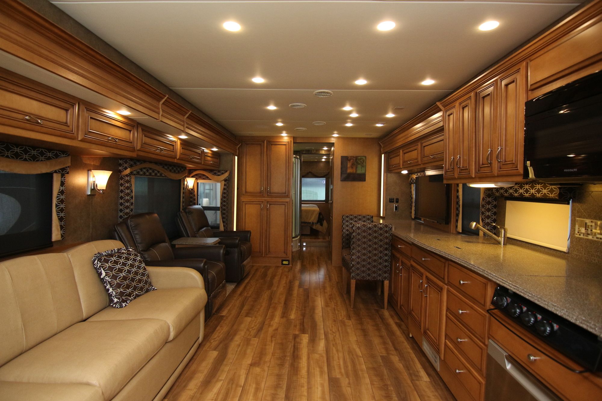 Used 2014 Newmar Canyon Star 3956 Class A  For Sale