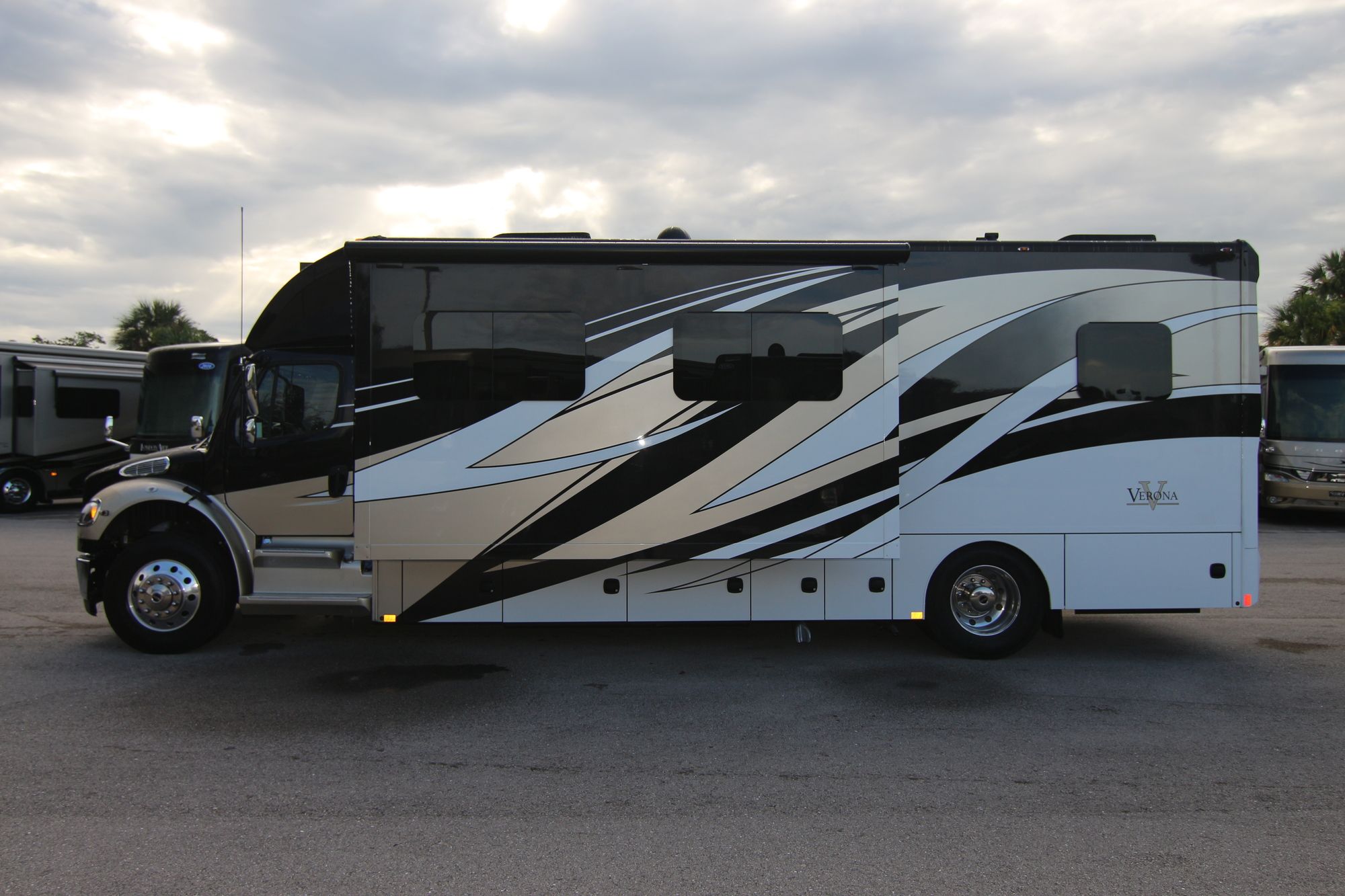 New 2020 Renegade Rv Verona 34VQB Super C  For Sale