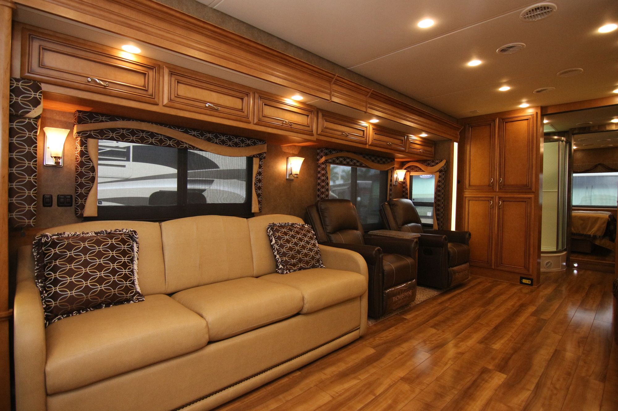 Used 2014 Newmar Canyon Star 3956 Class A  For Sale