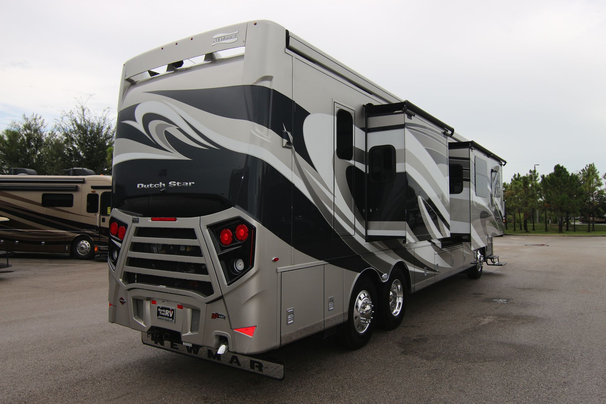 Used 2019 Newmar Dutch Star 4002 Class A  For Sale