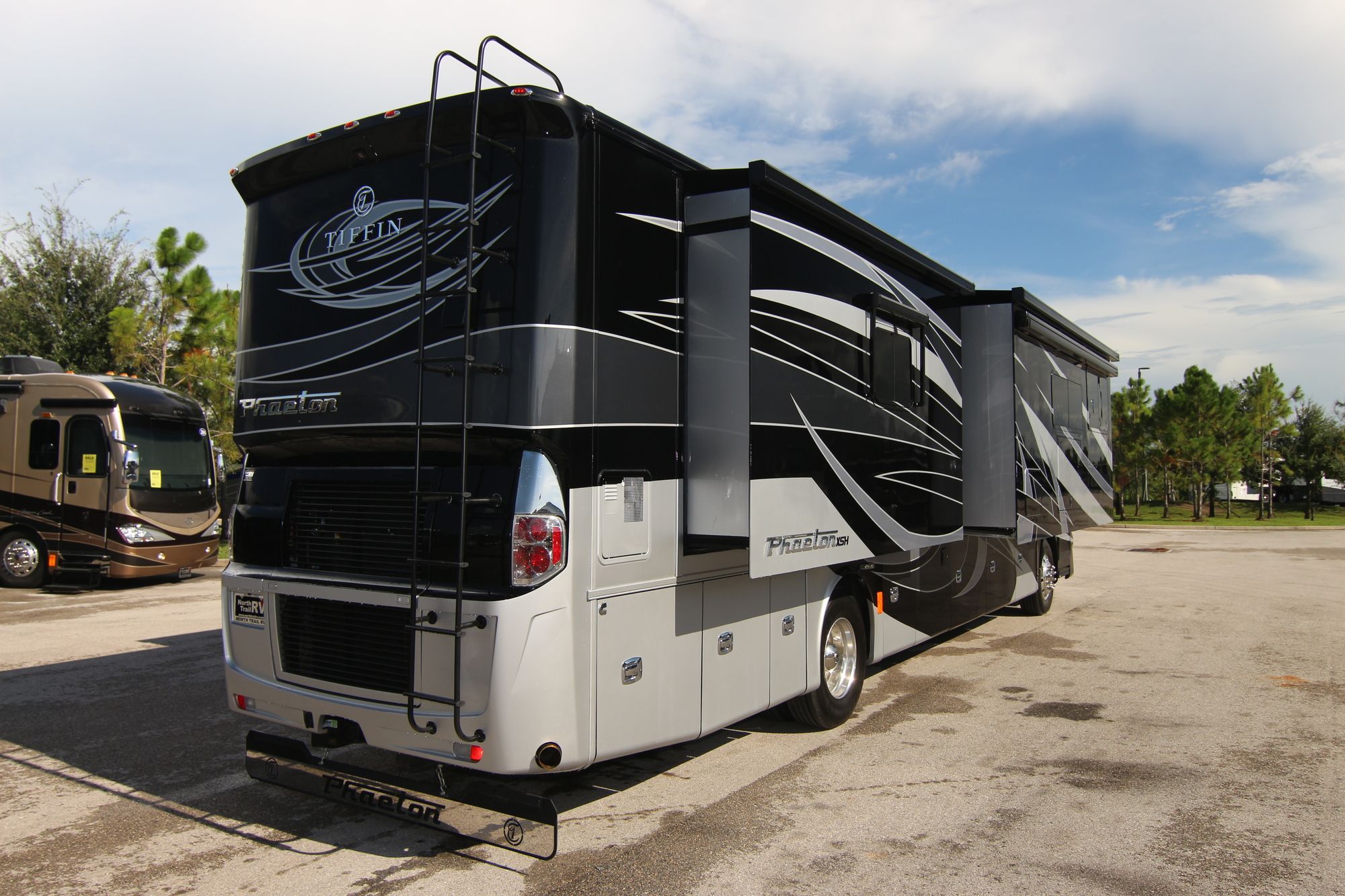 New 2019 Tiffin Motor Homes Phaeton 40IH Class A  For Sale