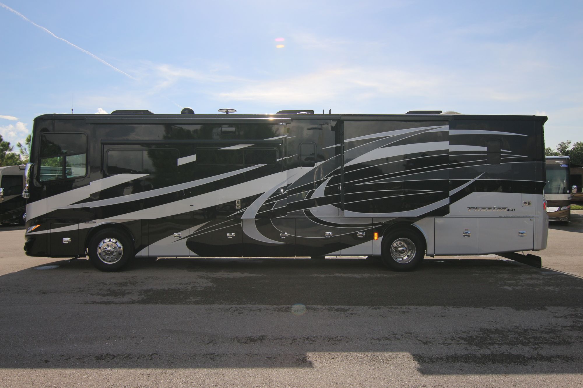 New 2019 Tiffin Motor Homes Phaeton 40IH Class A  For Sale