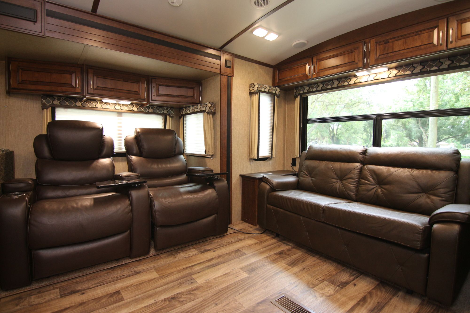 Used 2018 Keystone Outback 328RL Travel Trailer  For Sale