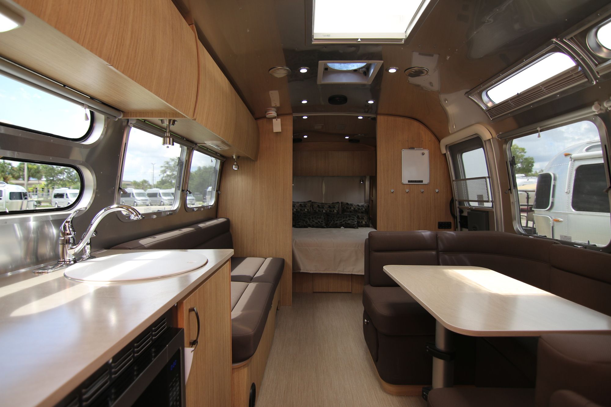 New 2020 Airstream Flying Cloud 30FB Travel Trailer  For Sale