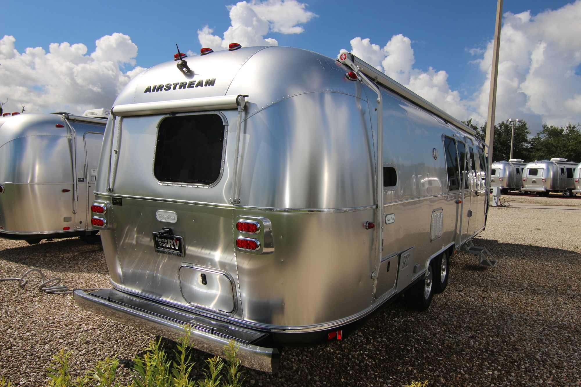 2020 Airstream Flying Cloud 30FB Travel Trailer (Stock# 12568)