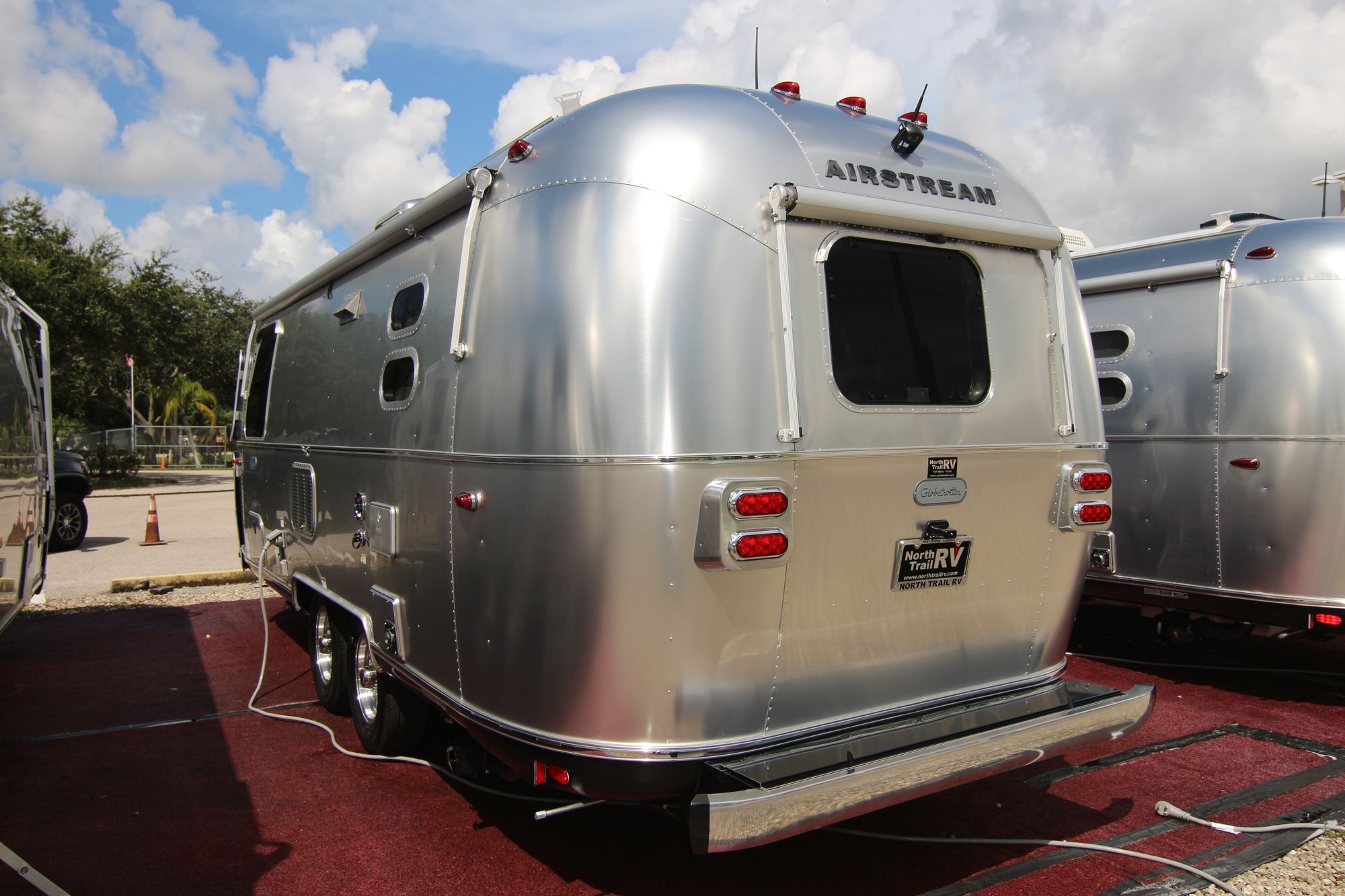 New 2020 Airstream Globetrotter 23FB Travel Trailer  For Sale