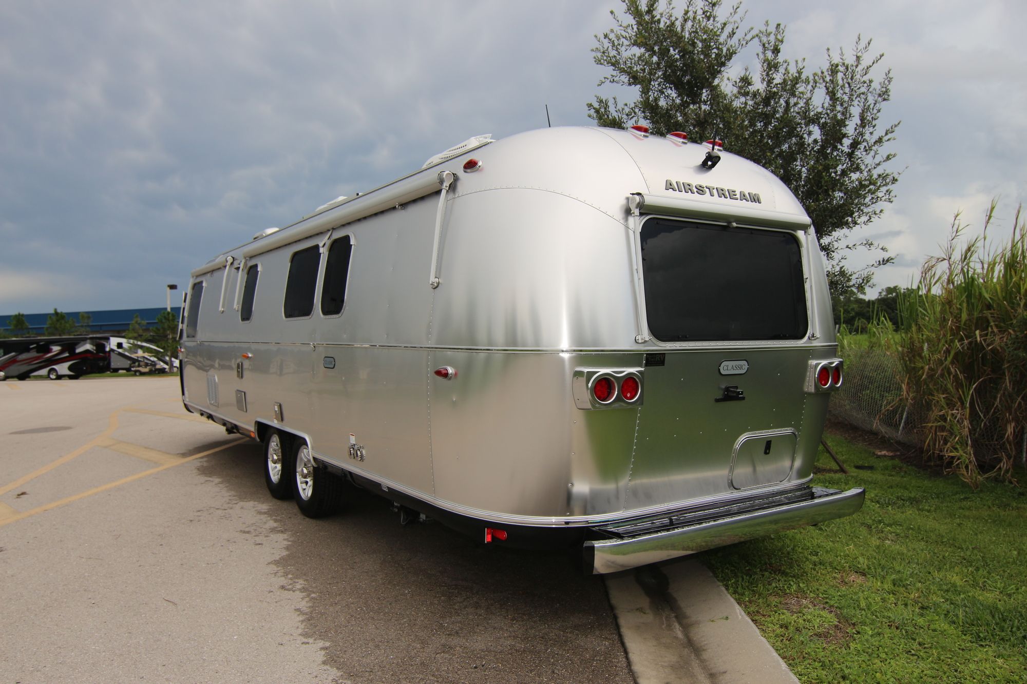 2020 Airstream Classic 33FB 12476