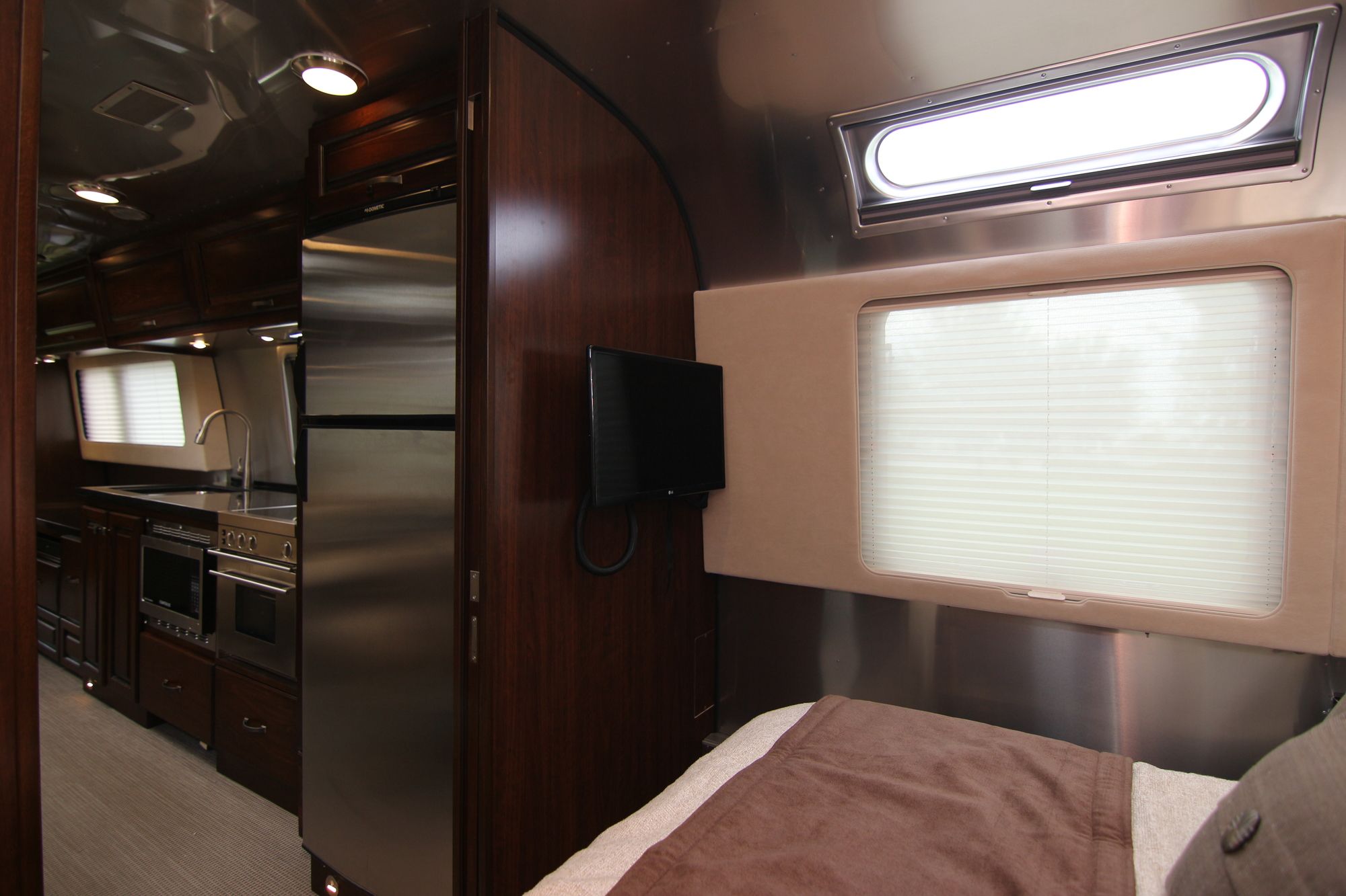 New 2020 Airstream Classic 33FB Travel Trailer  For Sale