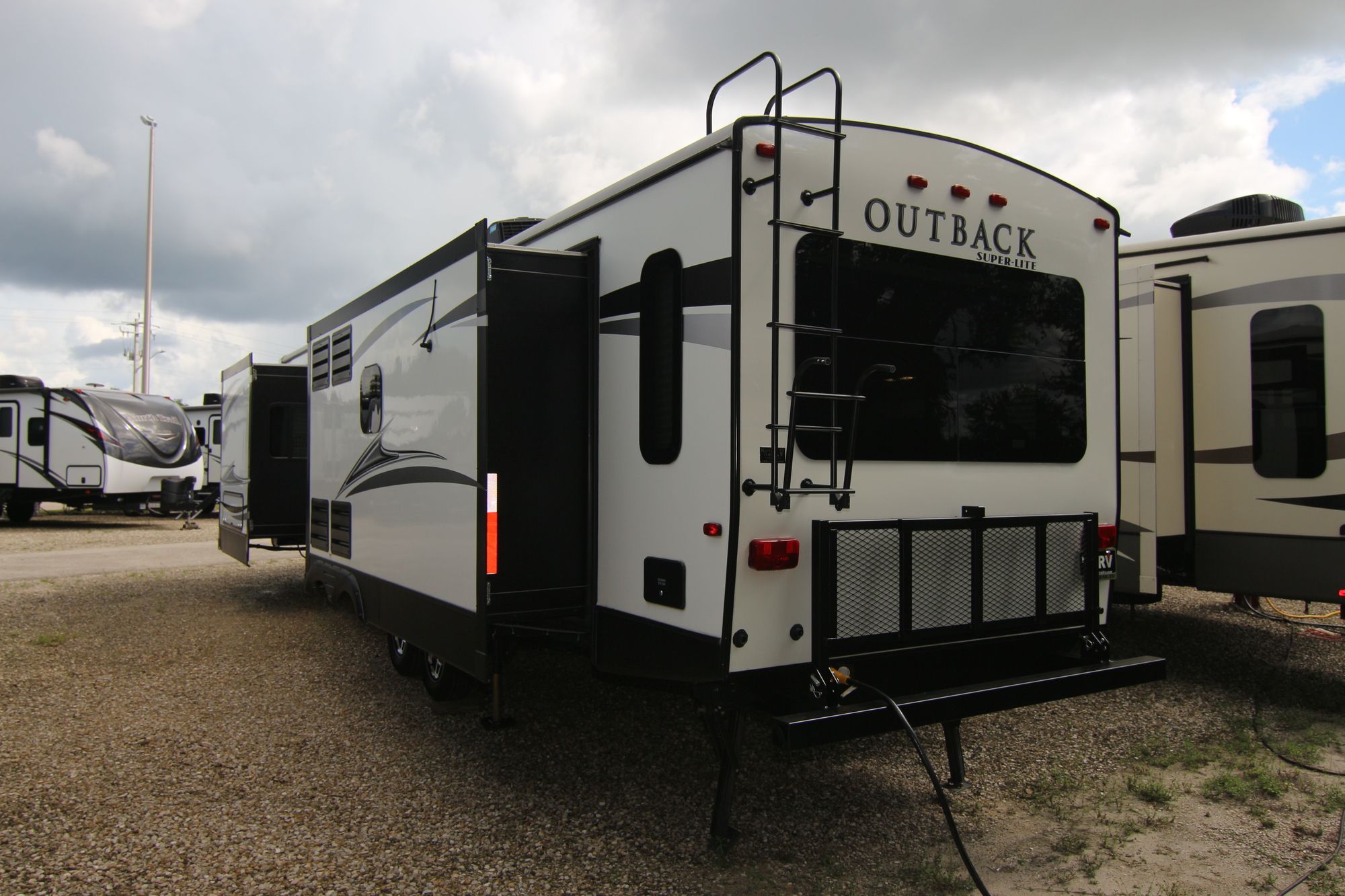 Used 2018 Keystone Outback 328RL Travel Trailer  For Sale