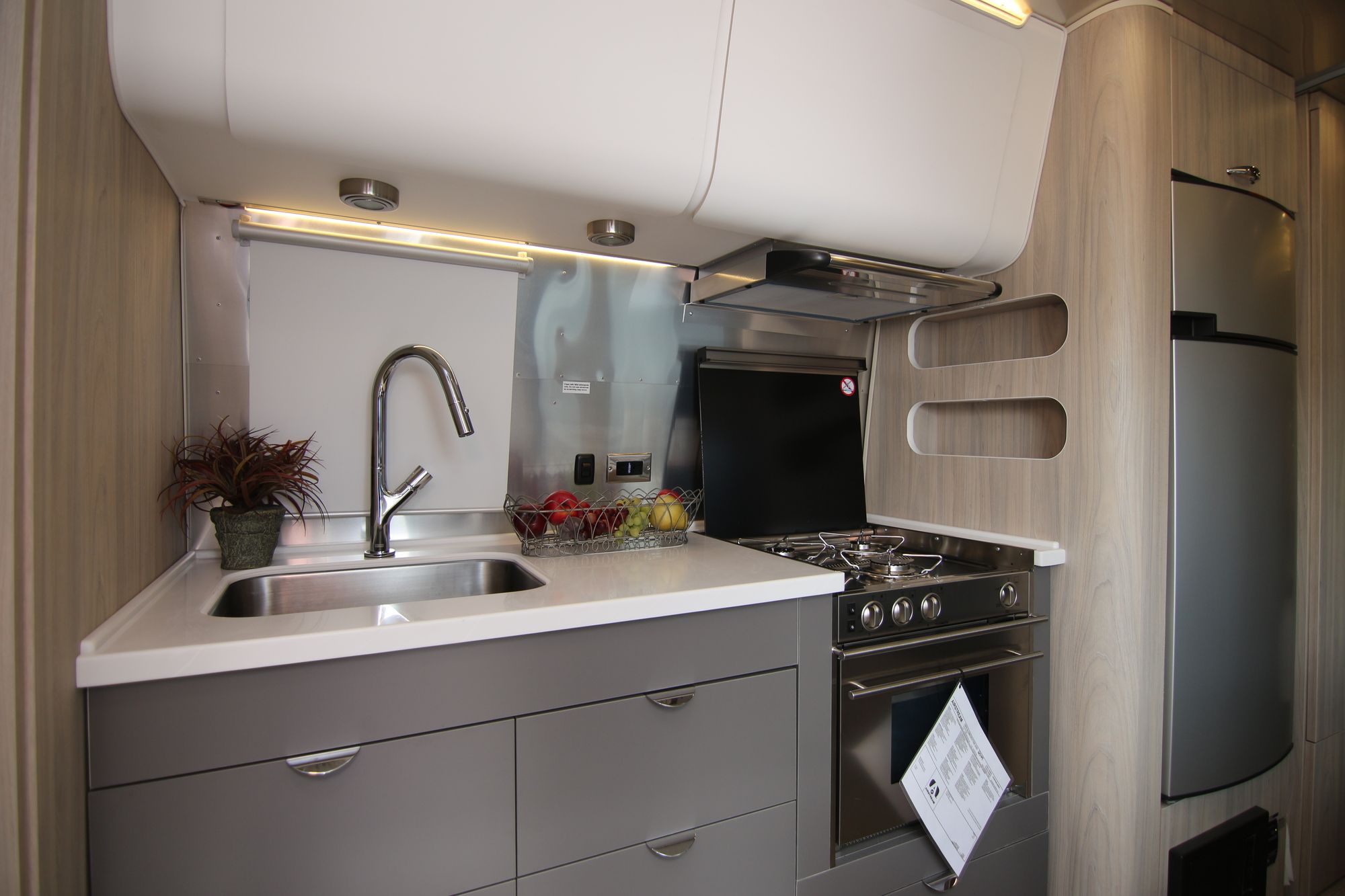 New 2020 Airstream Globetrotter 23FB Travel Trailer  For Sale