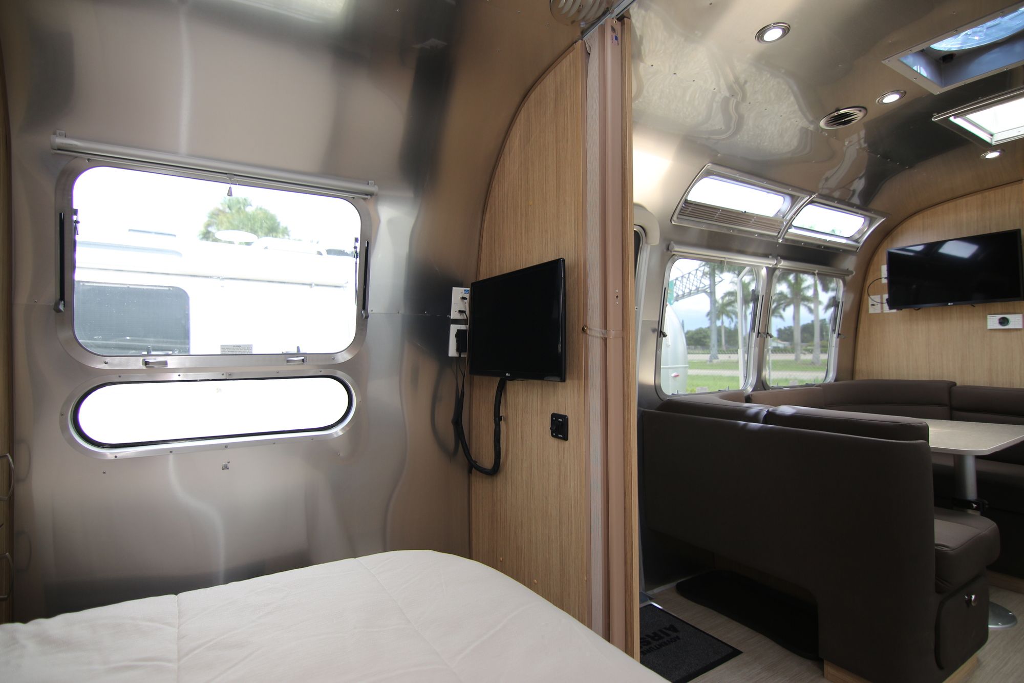 New 2020 Airstream Flying Cloud 30FB Travel Trailer  For Sale