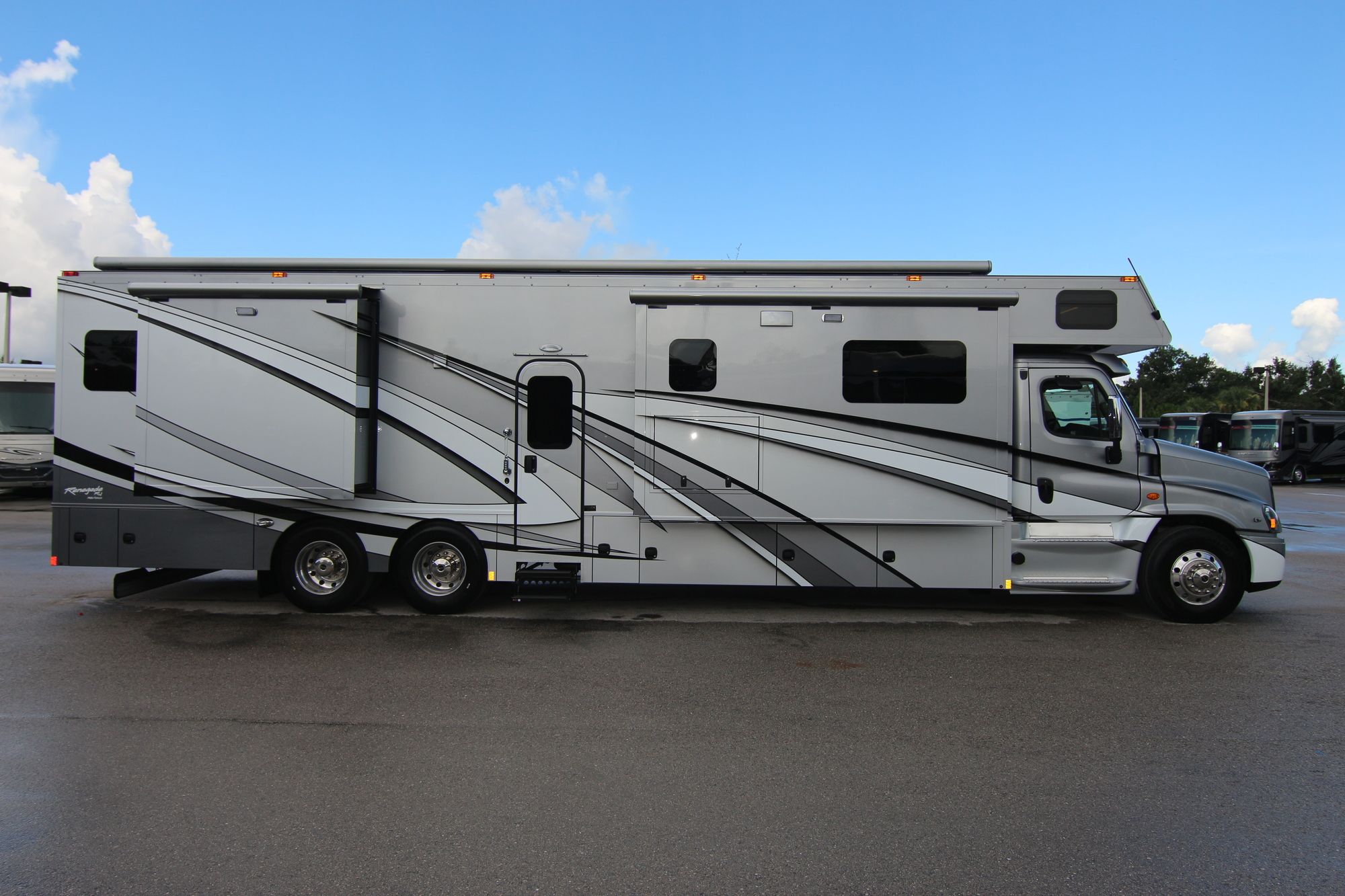 New 2020 Renegade Rv Classic 45CMR Super C  For Sale