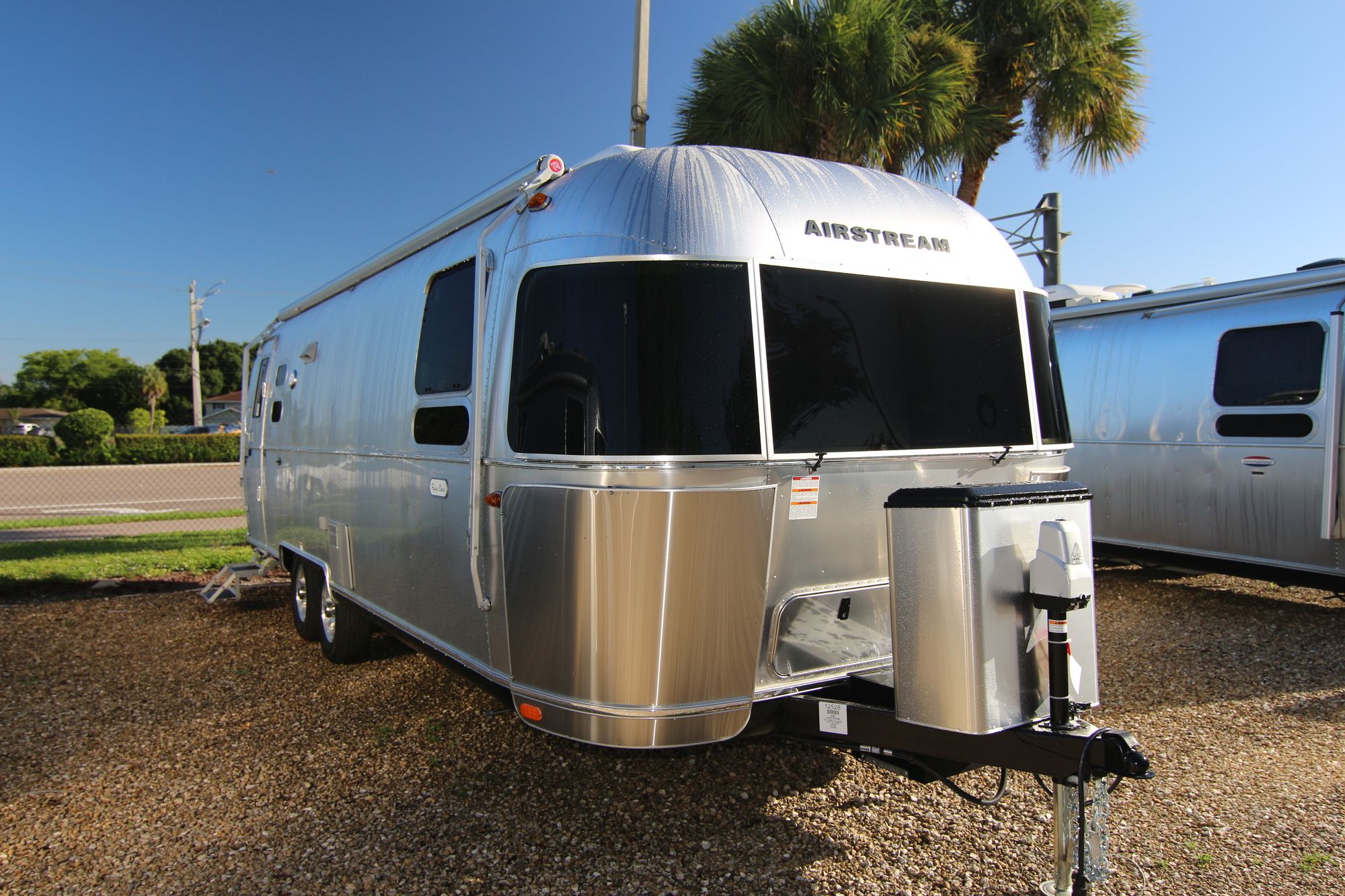 New 2020 Airstream Flying Cloud 27FB Travel Trailer  For Sale