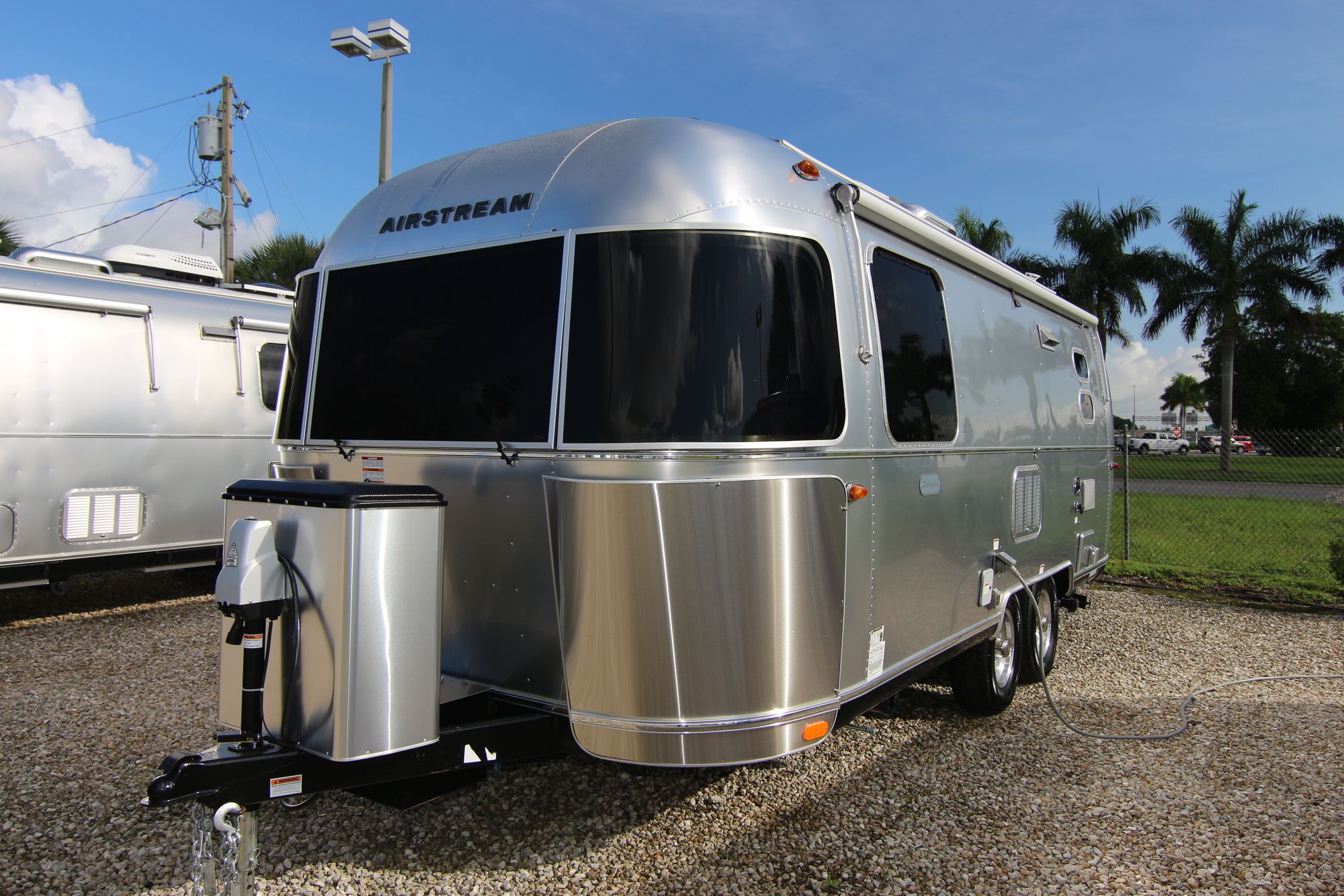 Used 2020 Airstream Globetrotter 23FB Travel Trailer  For Sale