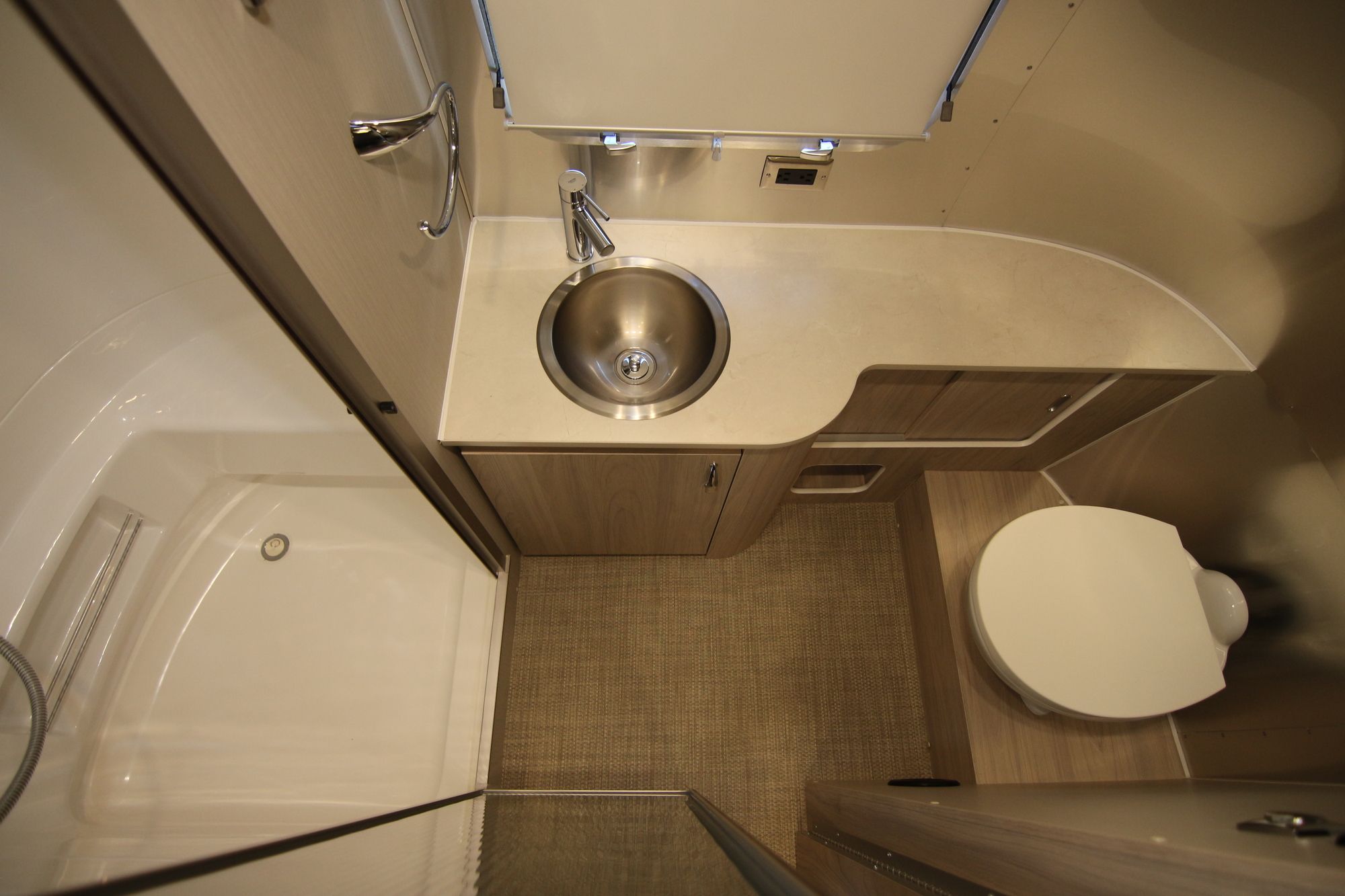 Used 2020 Airstream Globetrotter 23FB Travel Trailer  For Sale