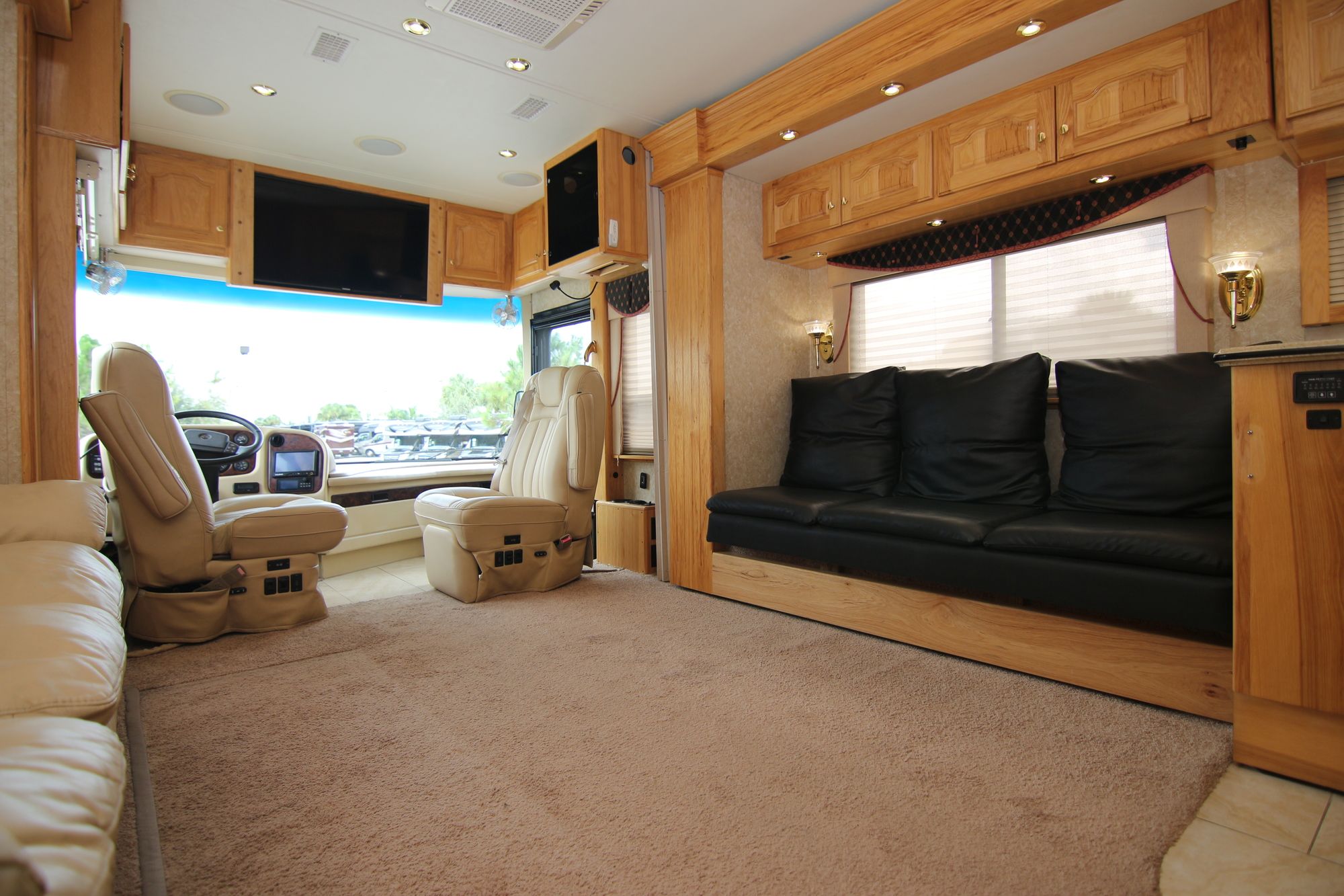 Used 2005 Country Coach Allure 470 Class A  For Sale