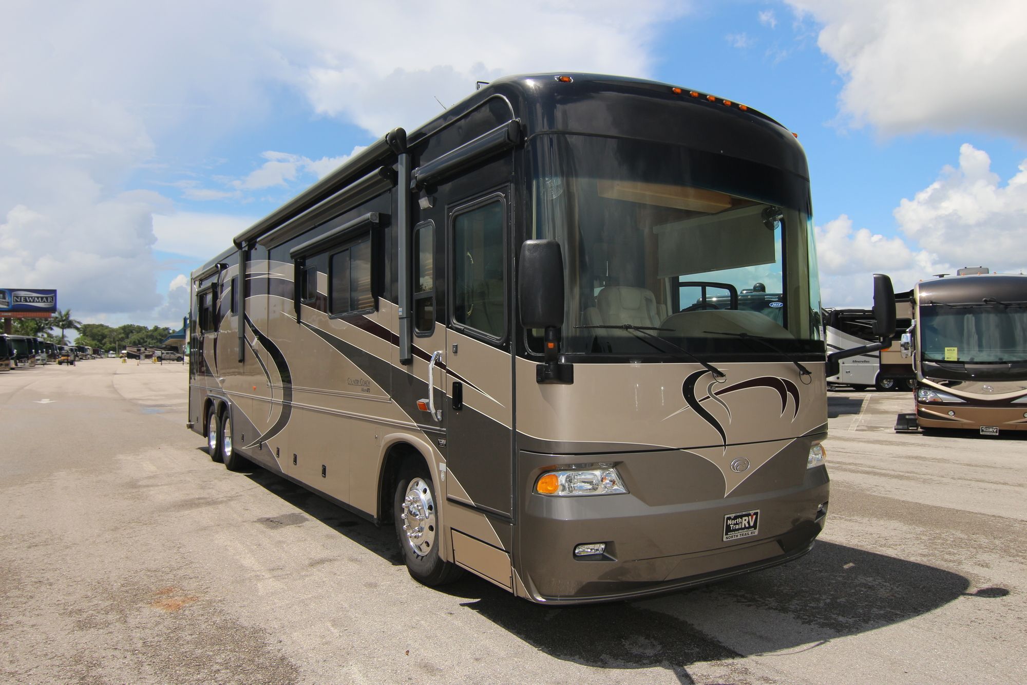 Used 2005 Country Coach Allure 470 Class A  For Sale