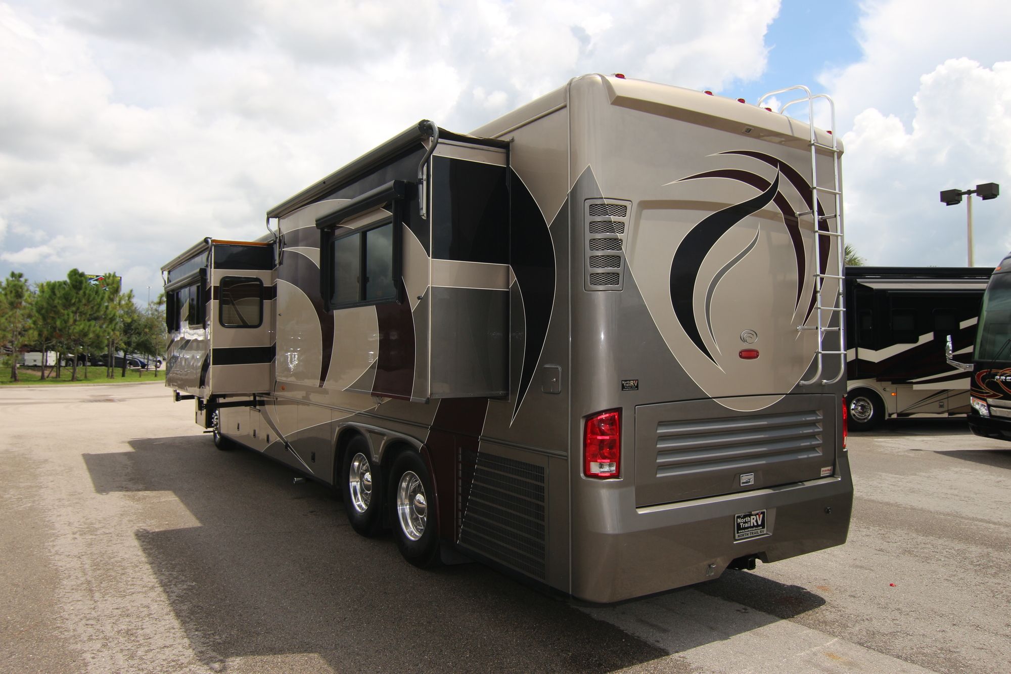 Used 2005 Country Coach Allure 470 Class A  For Sale
