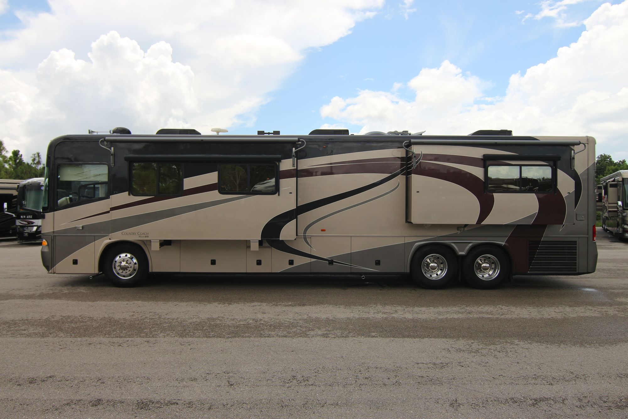 Used 2005 Country Coach Allure 470 Class A  For Sale