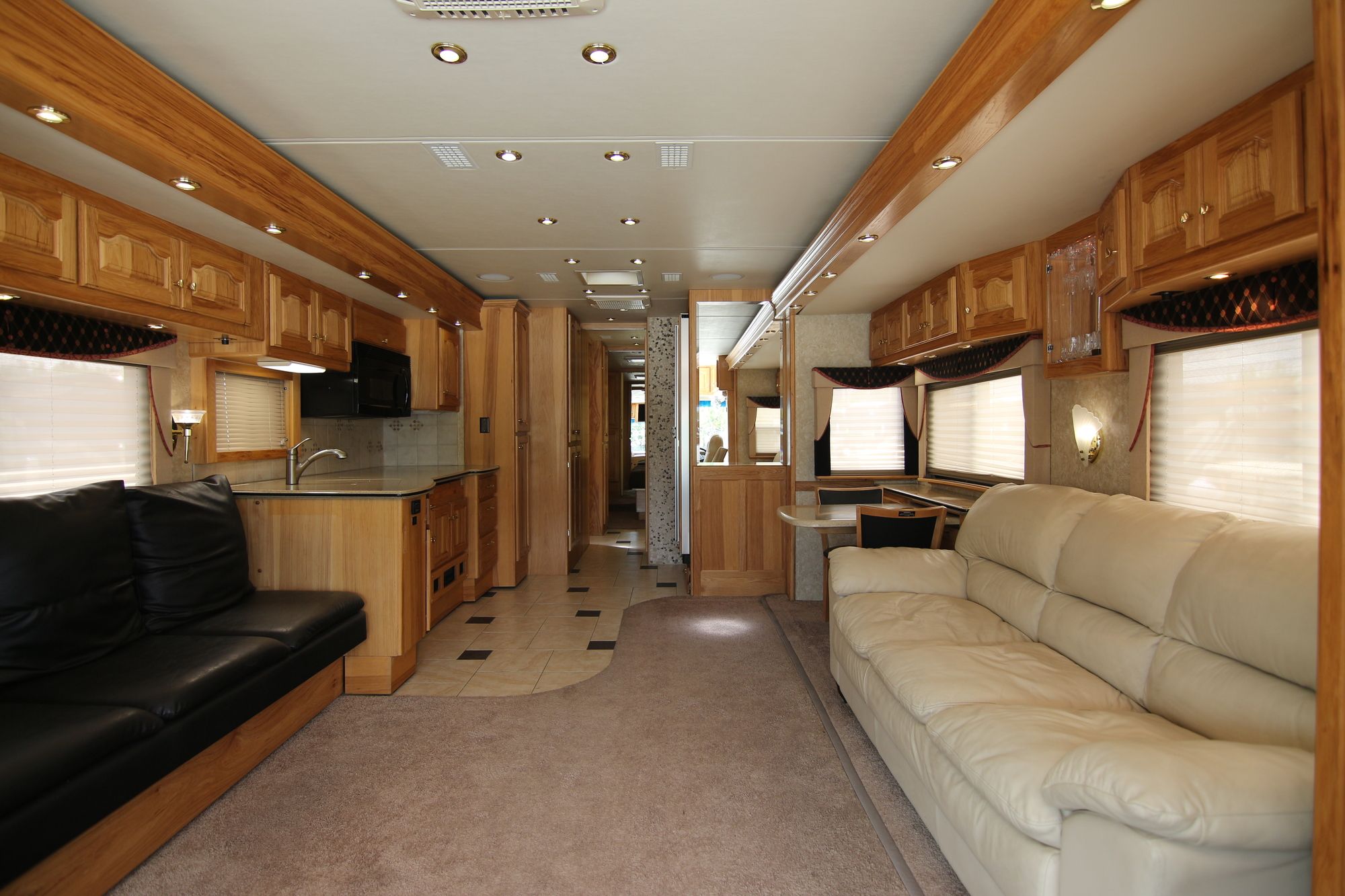 Used 2005 Country Coach Allure 470 Class A  For Sale