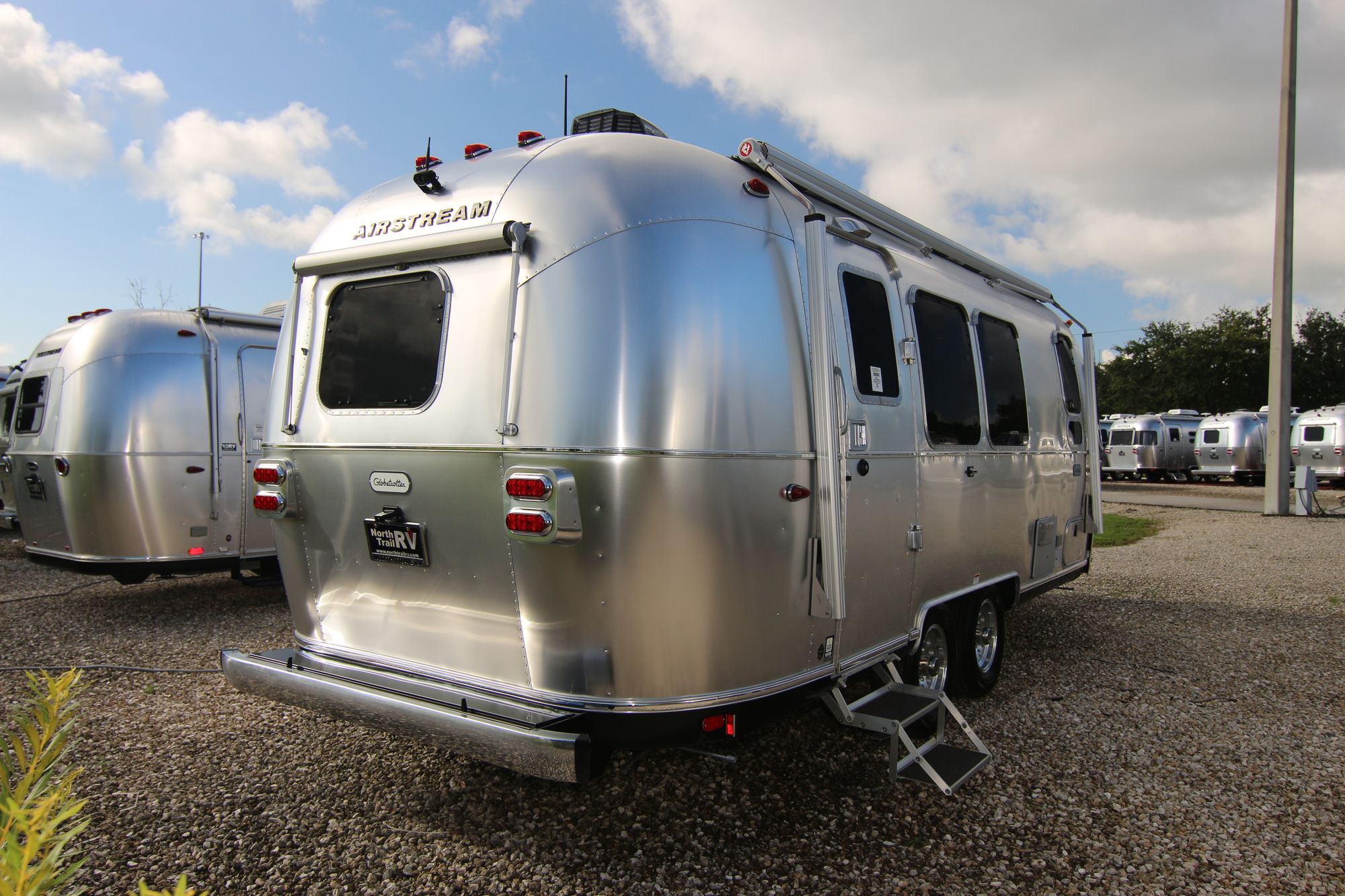 Used 2020 Airstream Globetrotter 23FB Travel Trailer  For Sale