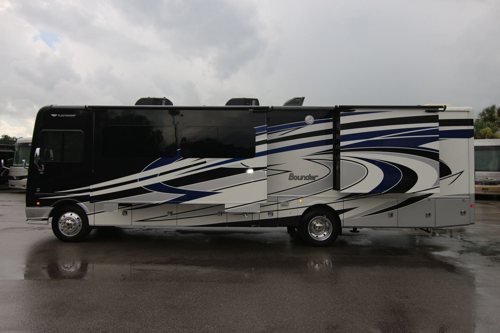 Used 2018 Fleetwood Bounder 36H Class A  For Sale