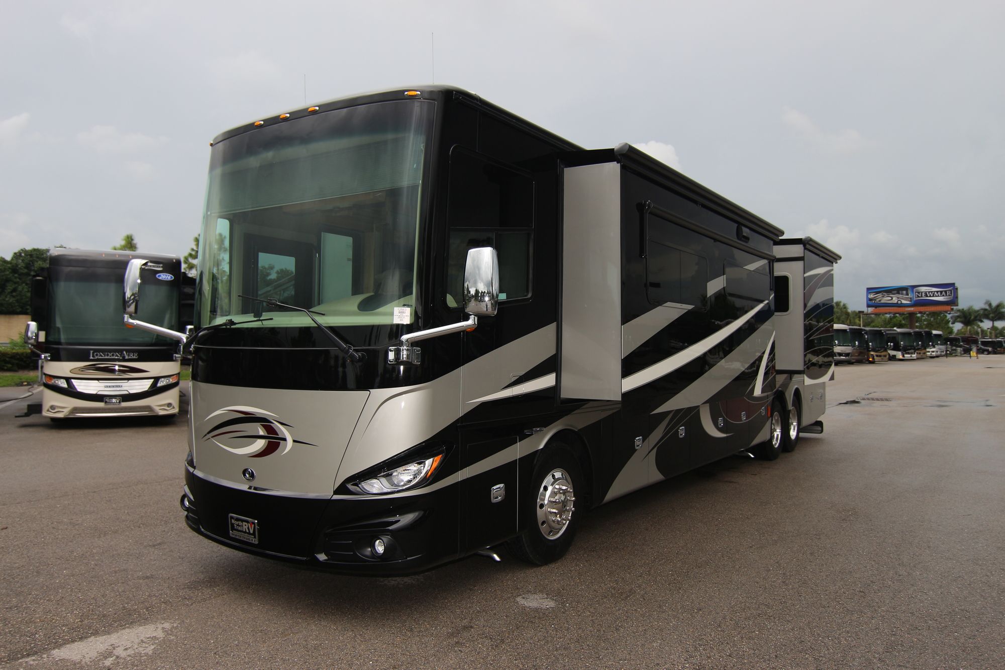 New 2019 Tiffin Motor Homes Phaeton 44OH Class A  For Sale