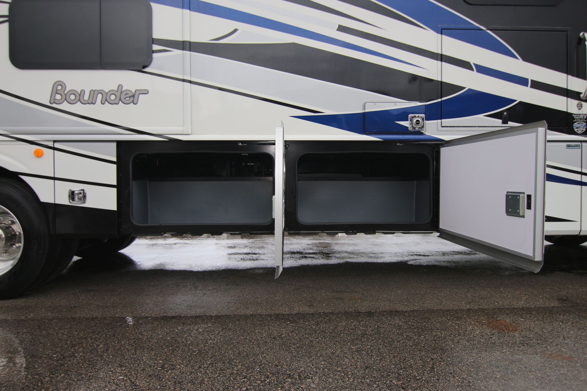 Used 2018 Fleetwood Bounder 36H Class A  For Sale