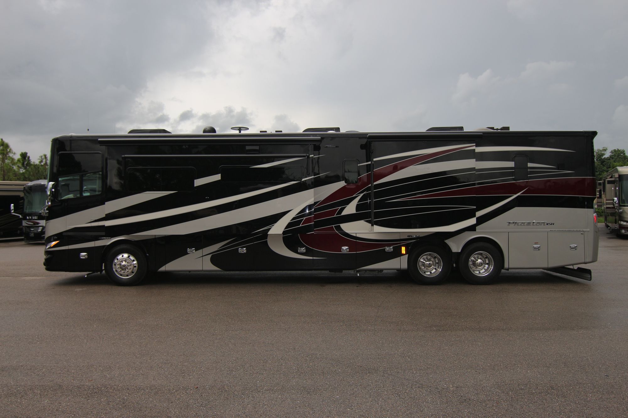 New 2019 Tiffin Motor Homes Phaeton 44OH Class A  For Sale