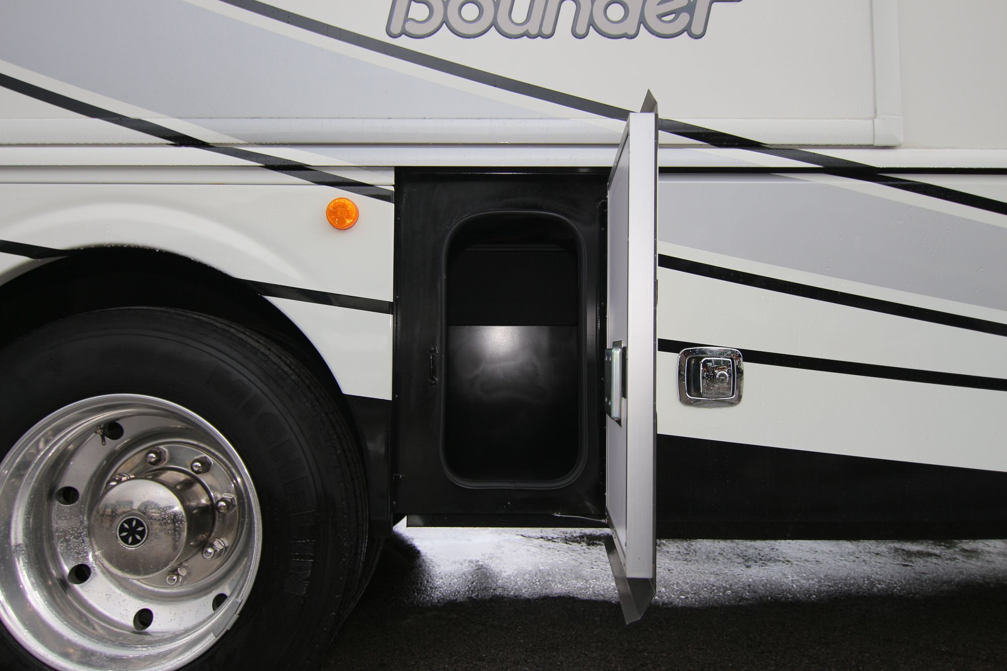 Used 2018 Fleetwood Bounder 36H Class A  For Sale