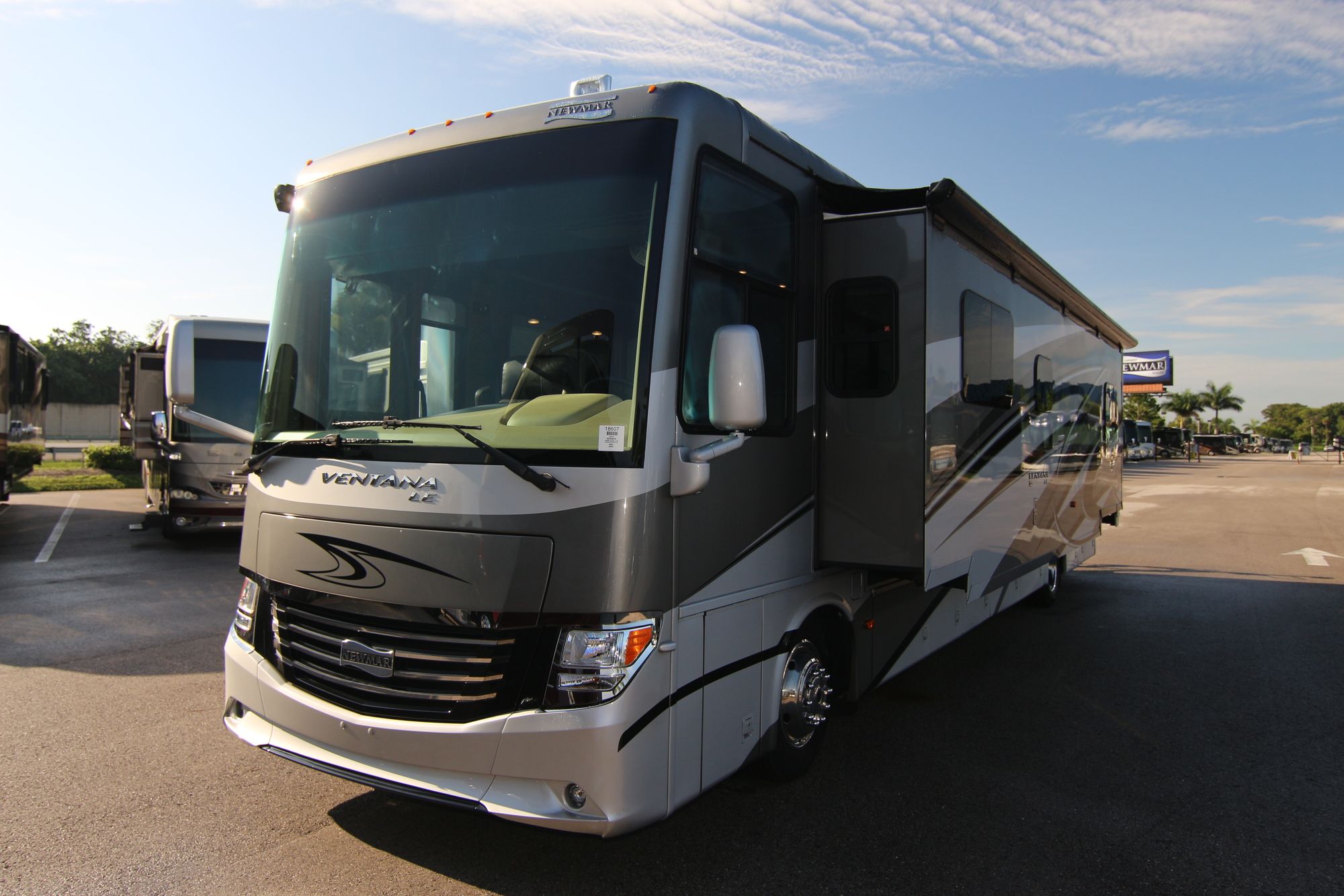 Used 2016 Newmar Ventana Le 4002 Class A  For Sale