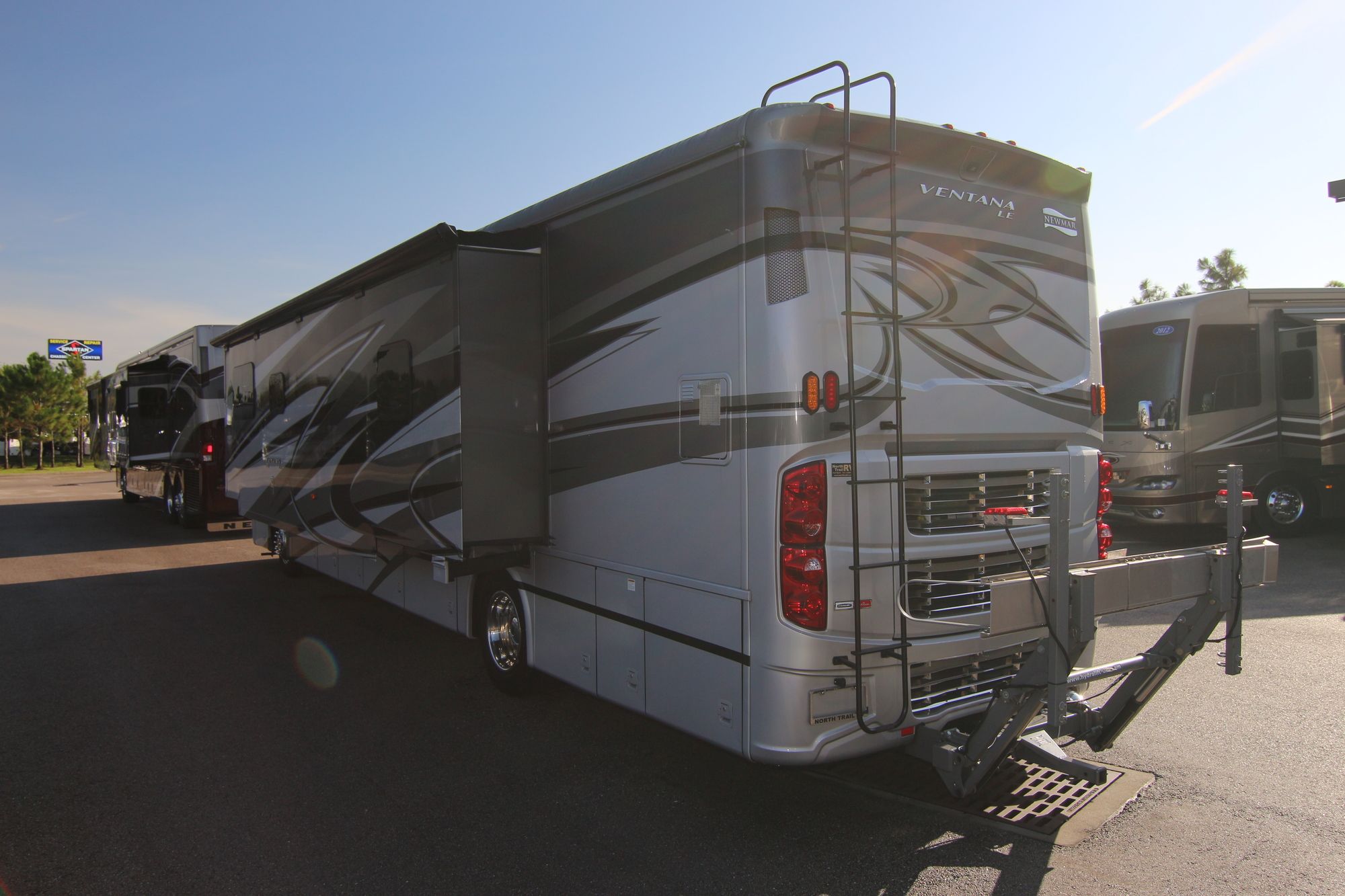 Used 2016 Newmar Ventana Le 4002 Class A  For Sale