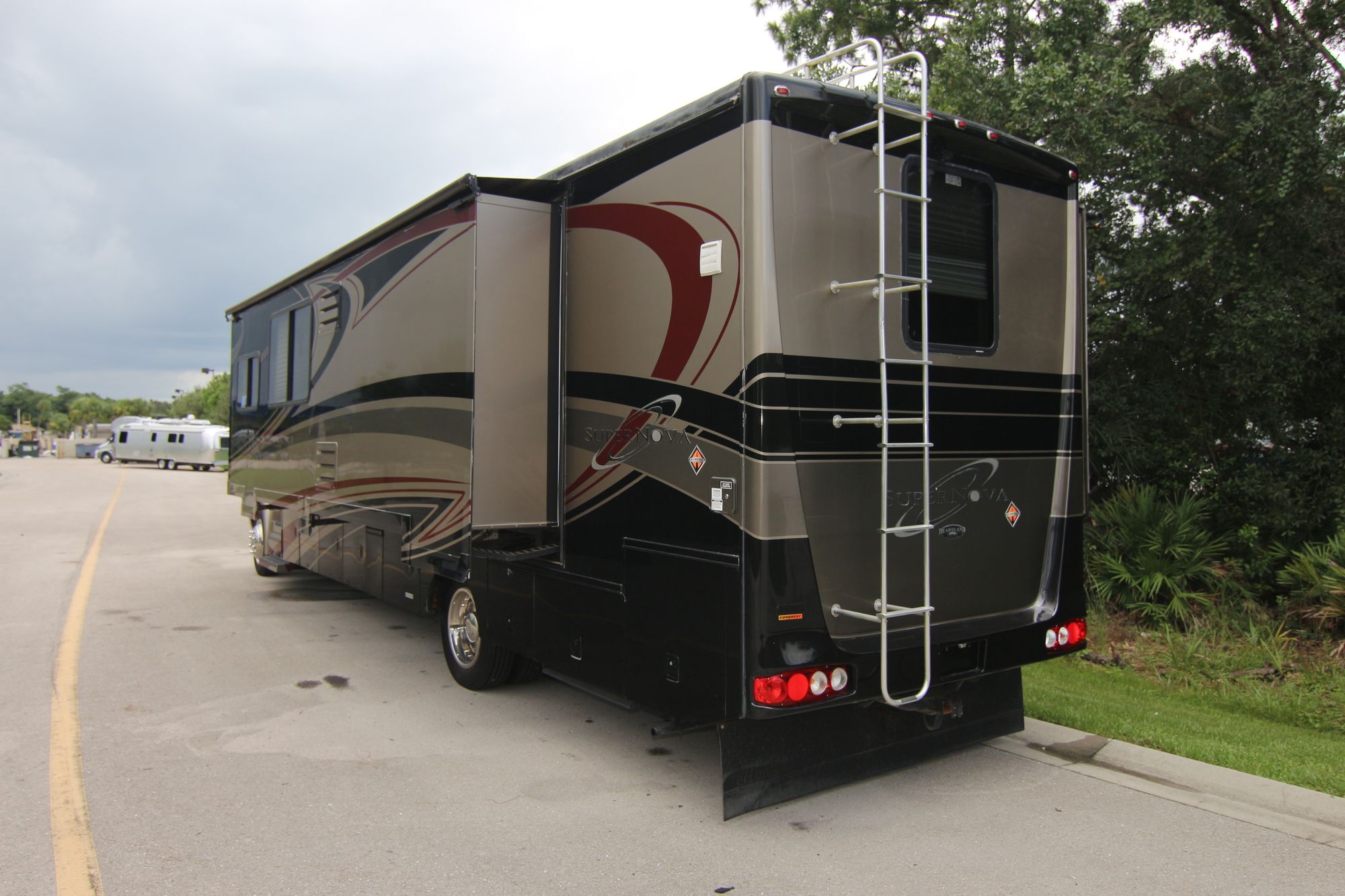 Used 2008 Gulf Stream Super Nova 6372 Super C  For Sale