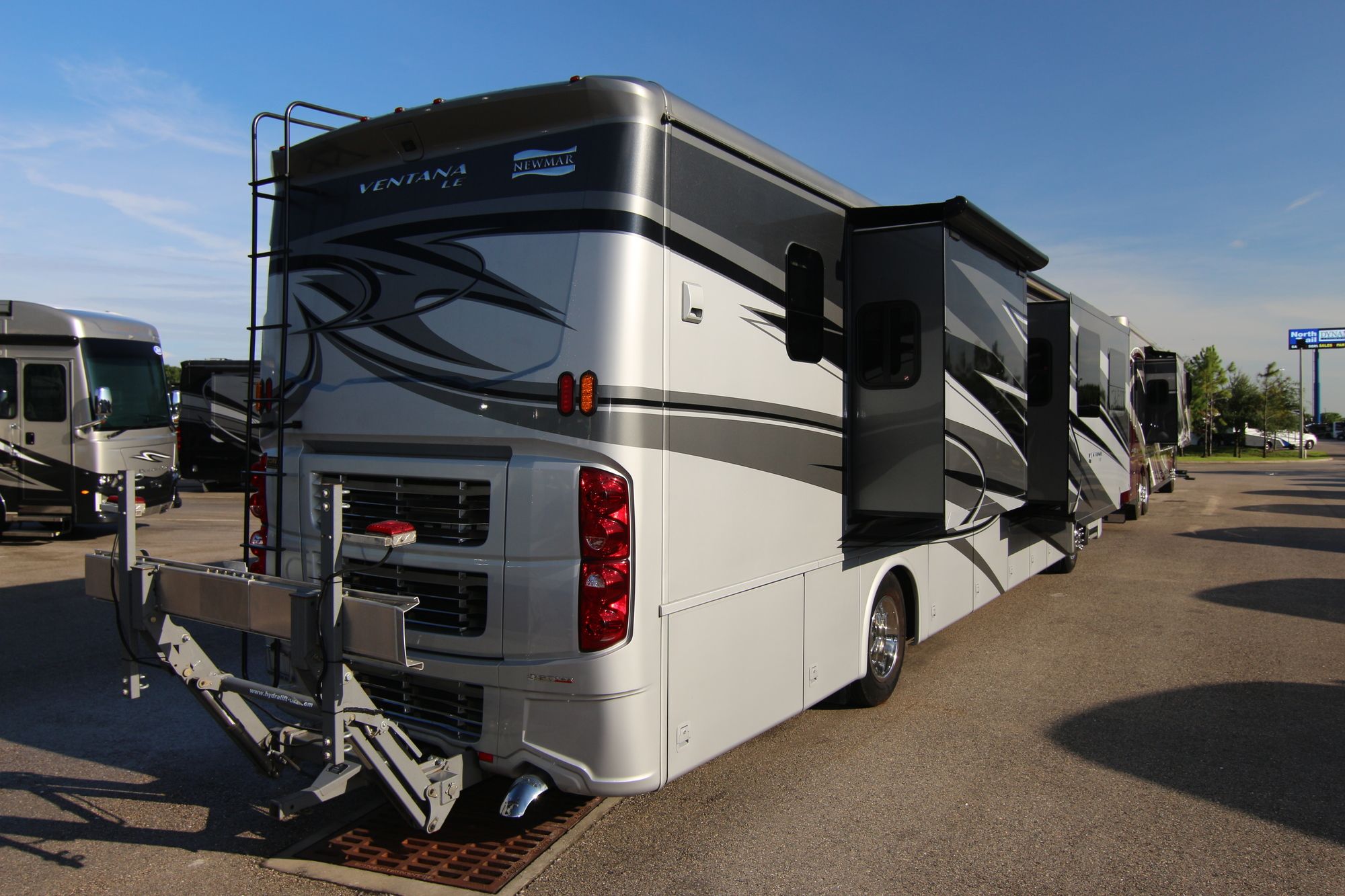 Used 2016 Newmar Ventana Le 4002 Class A  For Sale