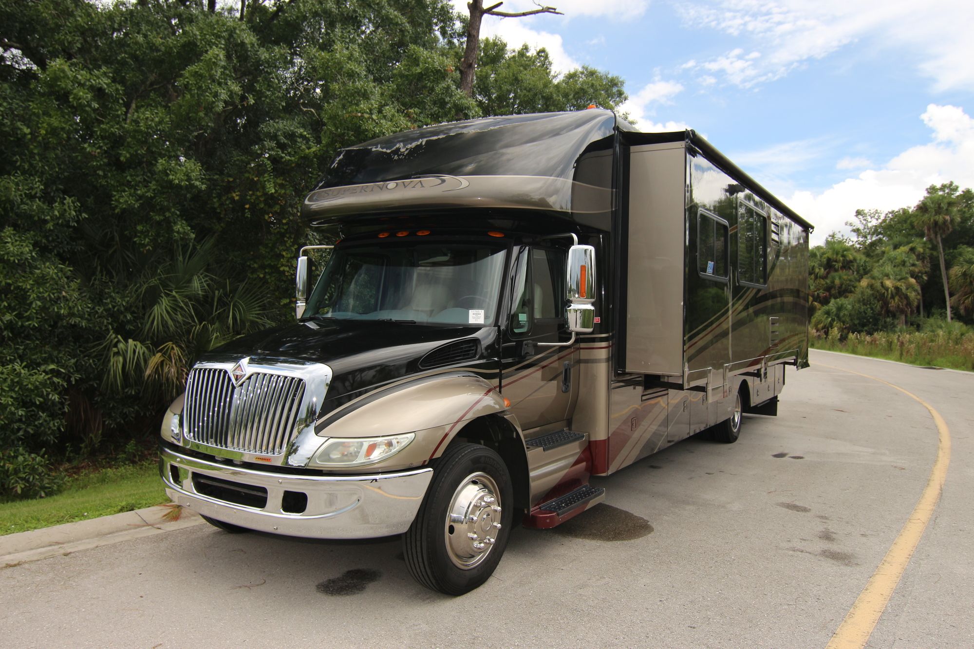 Used 2008 Gulf Stream Super Nova 6372 Super C  For Sale