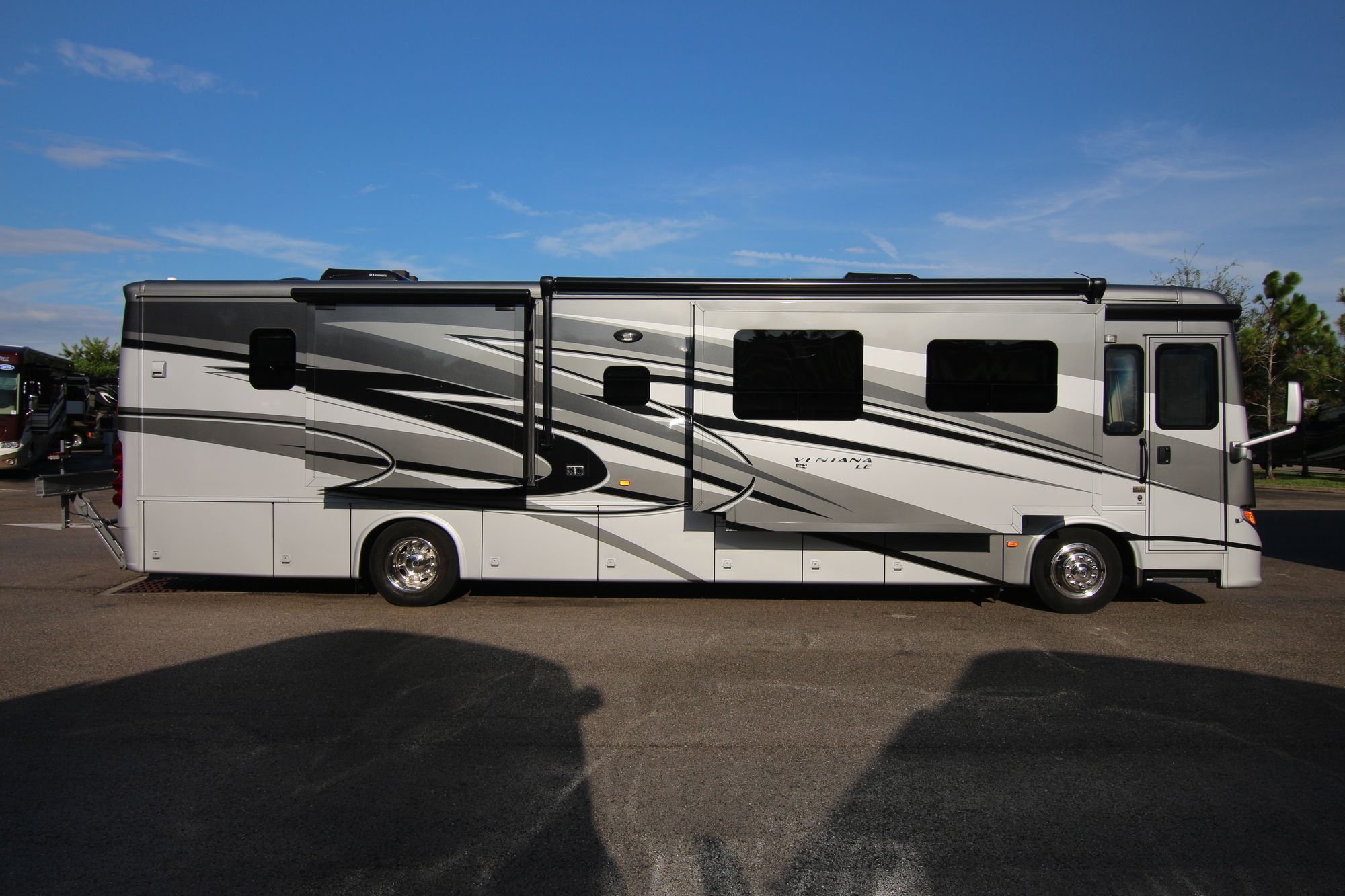 Used 2016 Newmar Ventana Le 4002 Class A  For Sale