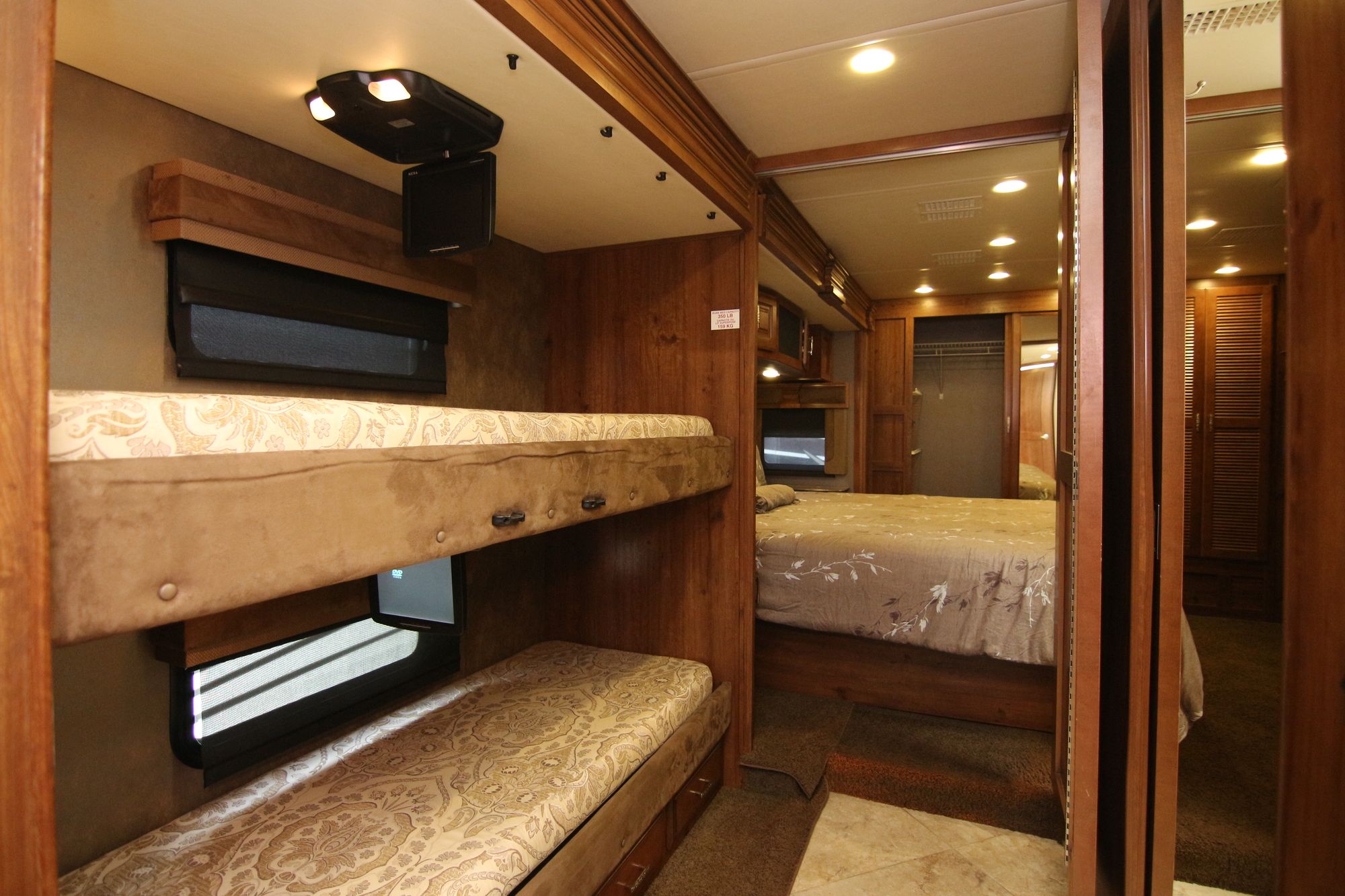 Used 2014 Fleetwood Discovery 40G Class A  For Sale