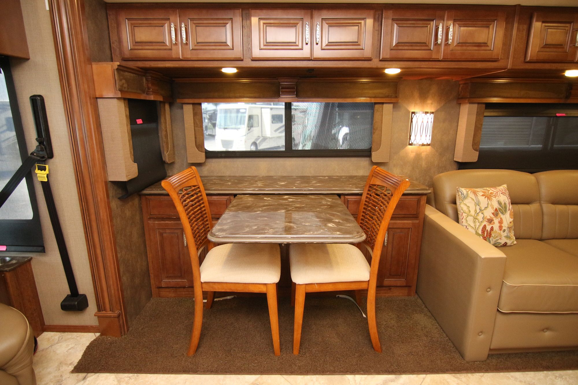 Used 2014 Fleetwood Discovery 40G Class A  For Sale