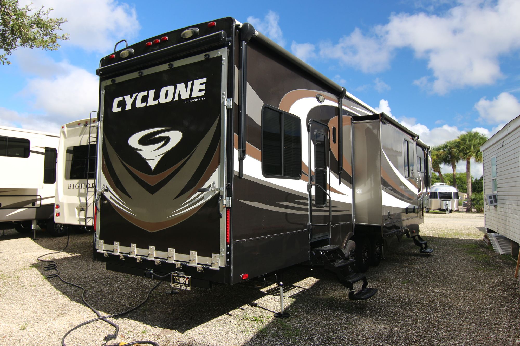 Used 2015 Heartland Rv Cyclone 4000 HD Fifth Wheel  For Sale