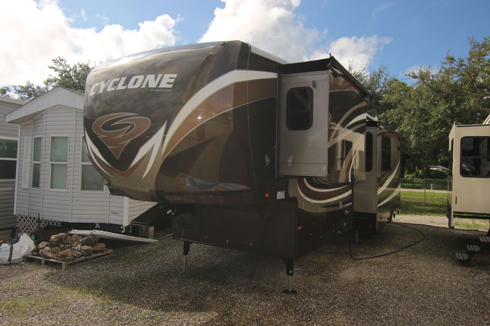 Used 2015 Heartland Rv Cyclone 4000 HD Fifth Wheel  For Sale